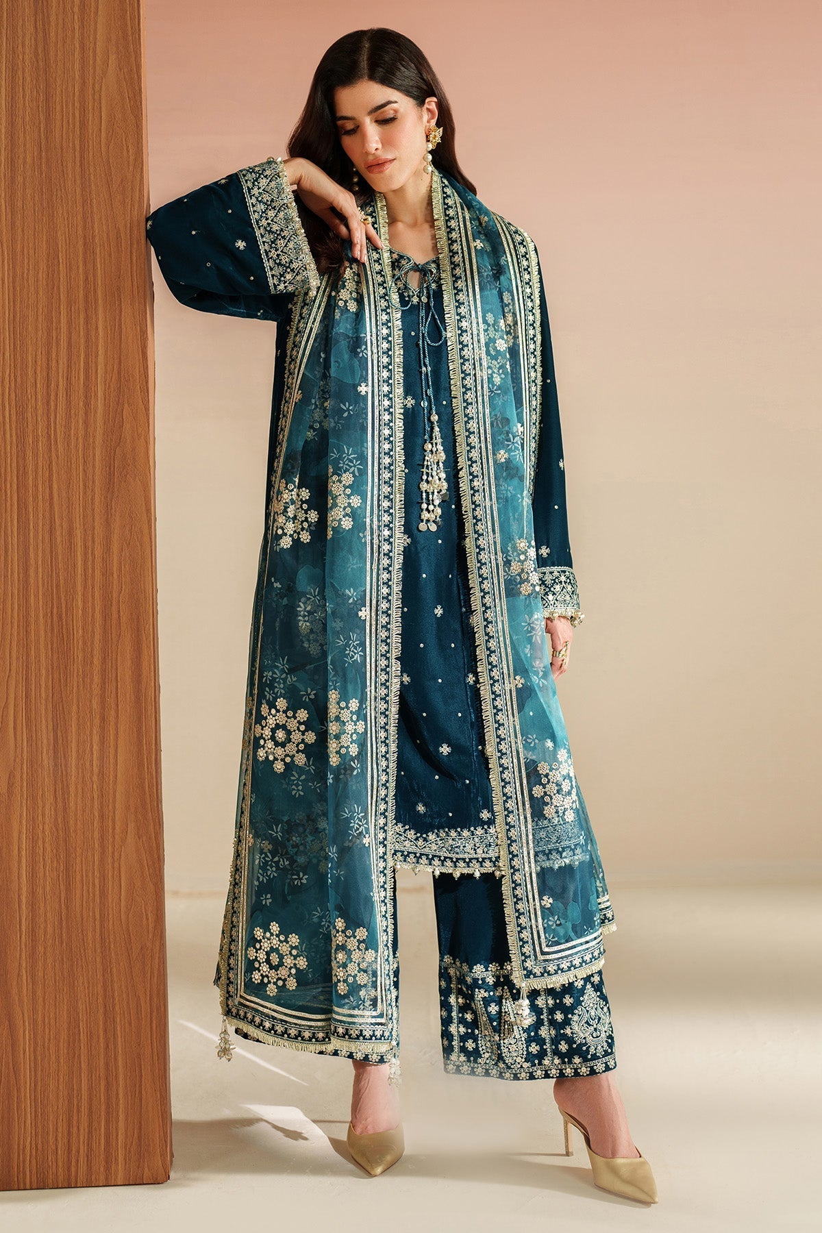 Mairaz Embroidered Velvet Suit — VVF D-2
