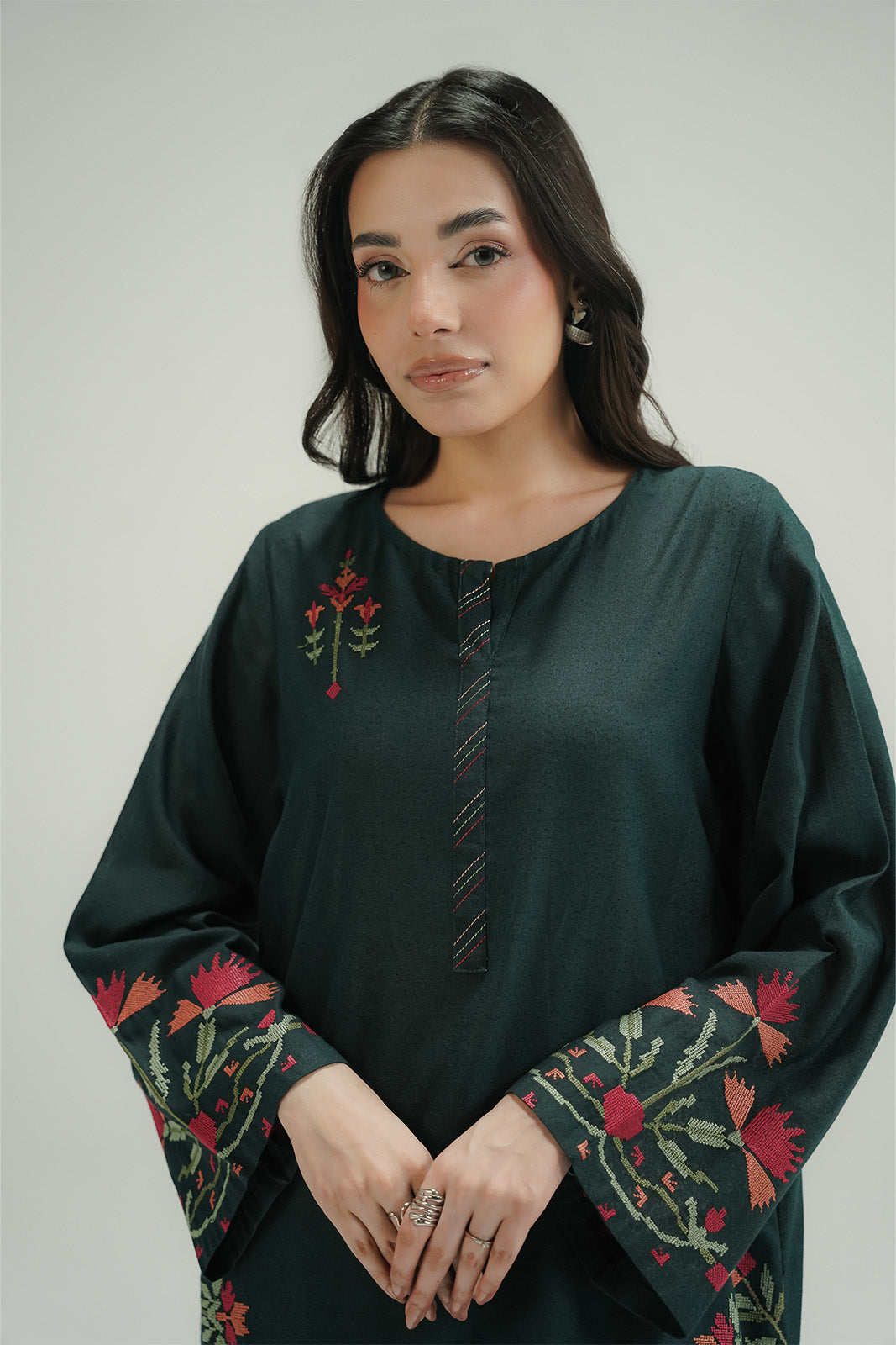 2 Piece Lawn Karandi Embroidered Suit (CP0571)