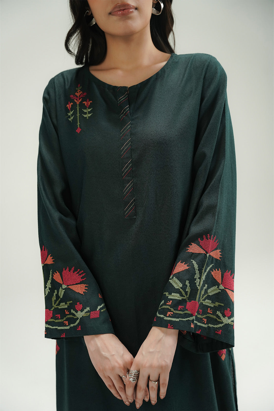 2 Piece Lawn Karandi Embroidered Suit (CP0571)