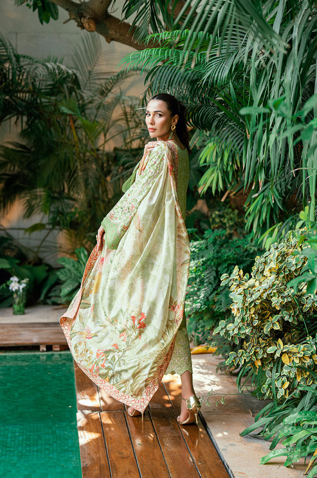 SS25DA-2751 L-GREEN 2PCS HAND EMBELLISHED KURTA WITH TROUSER