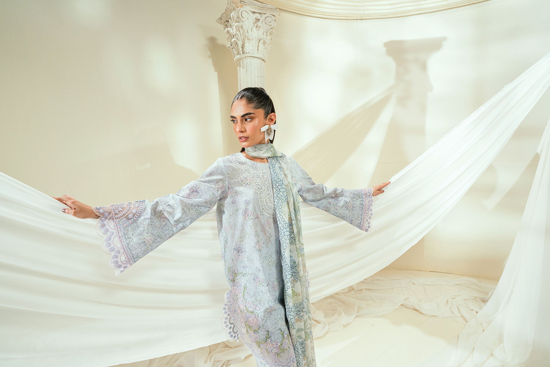 SS25DC-2551 SKY BLUE LAWN 2PCS EMBROIDERED KURTA WITH TROUSER