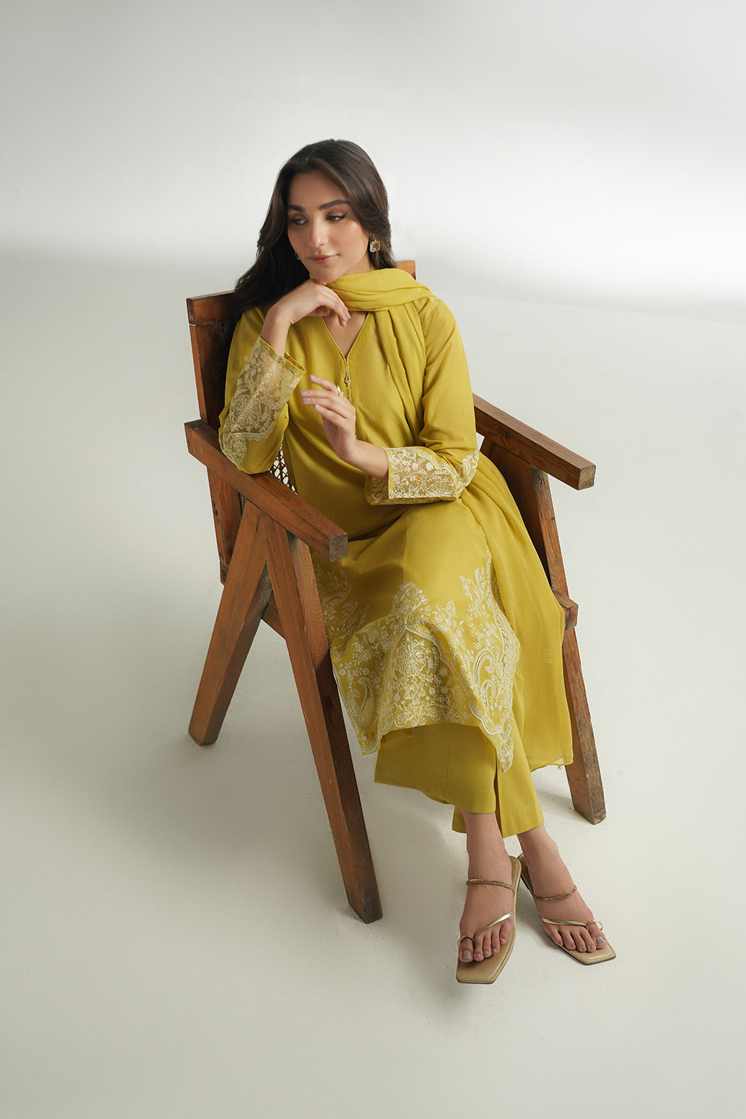 3 Piece Lawn Embroidered Suit (CS0567)