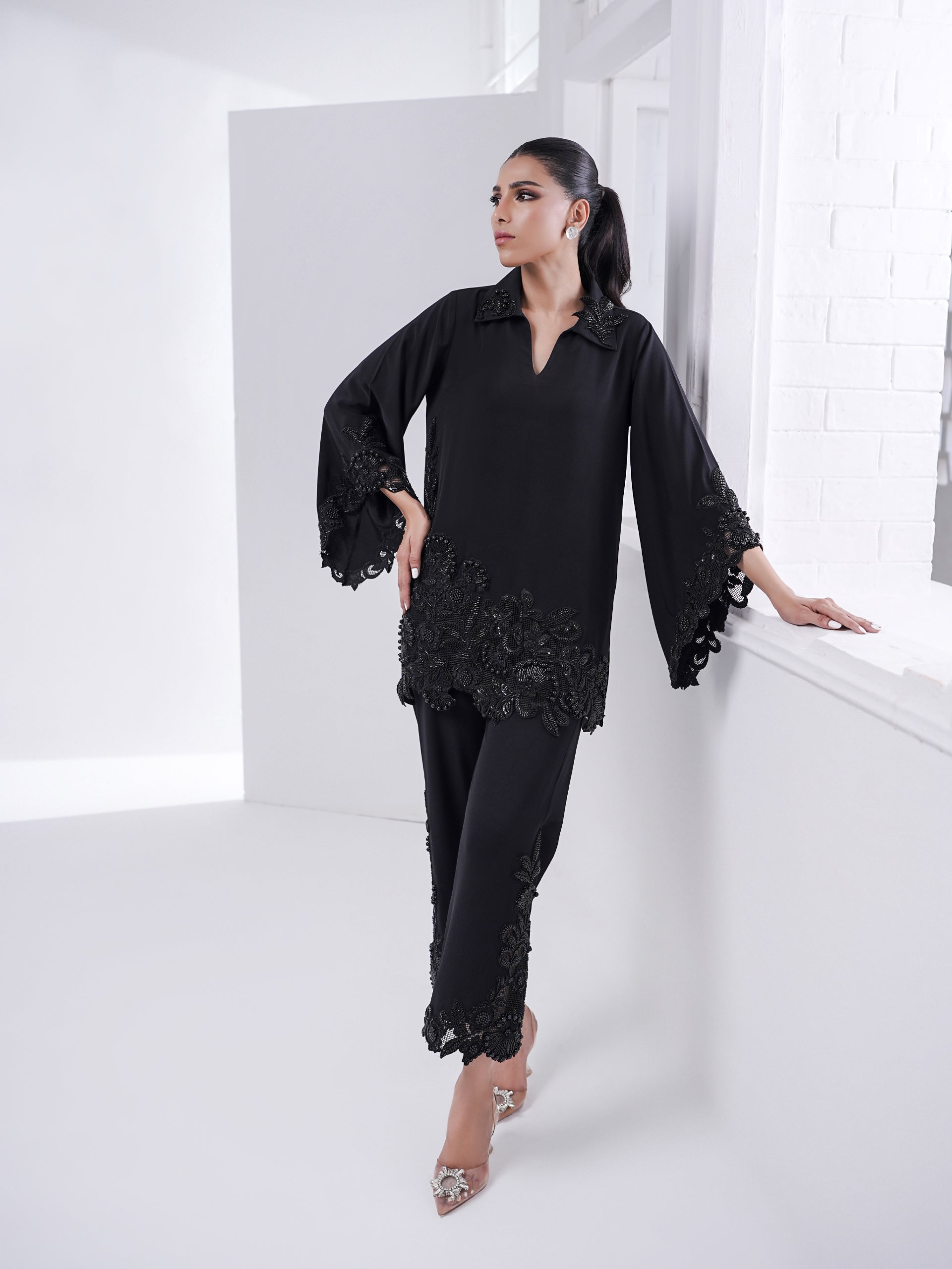 Alvena - Black