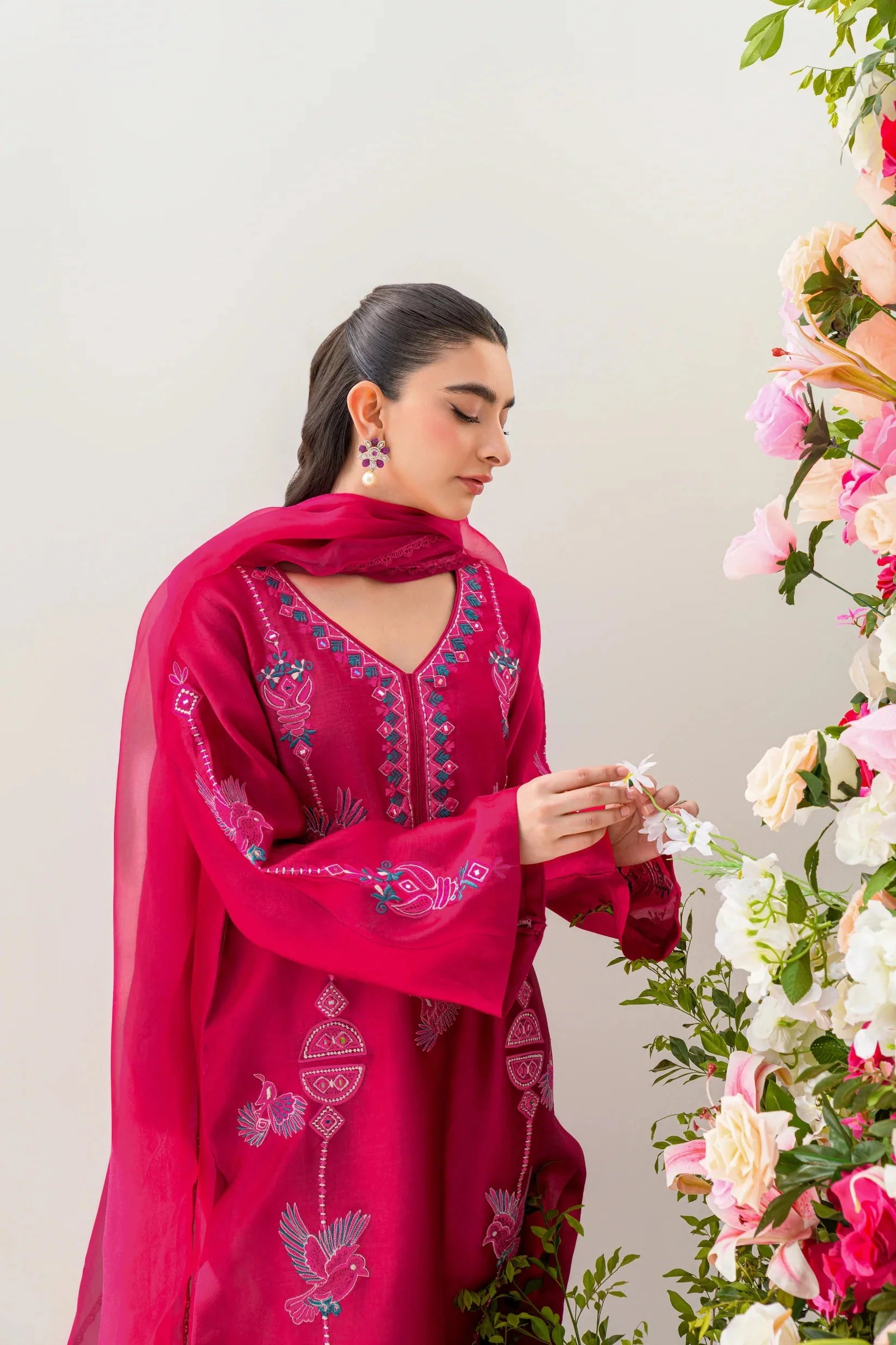 Minha by Alizay Saad