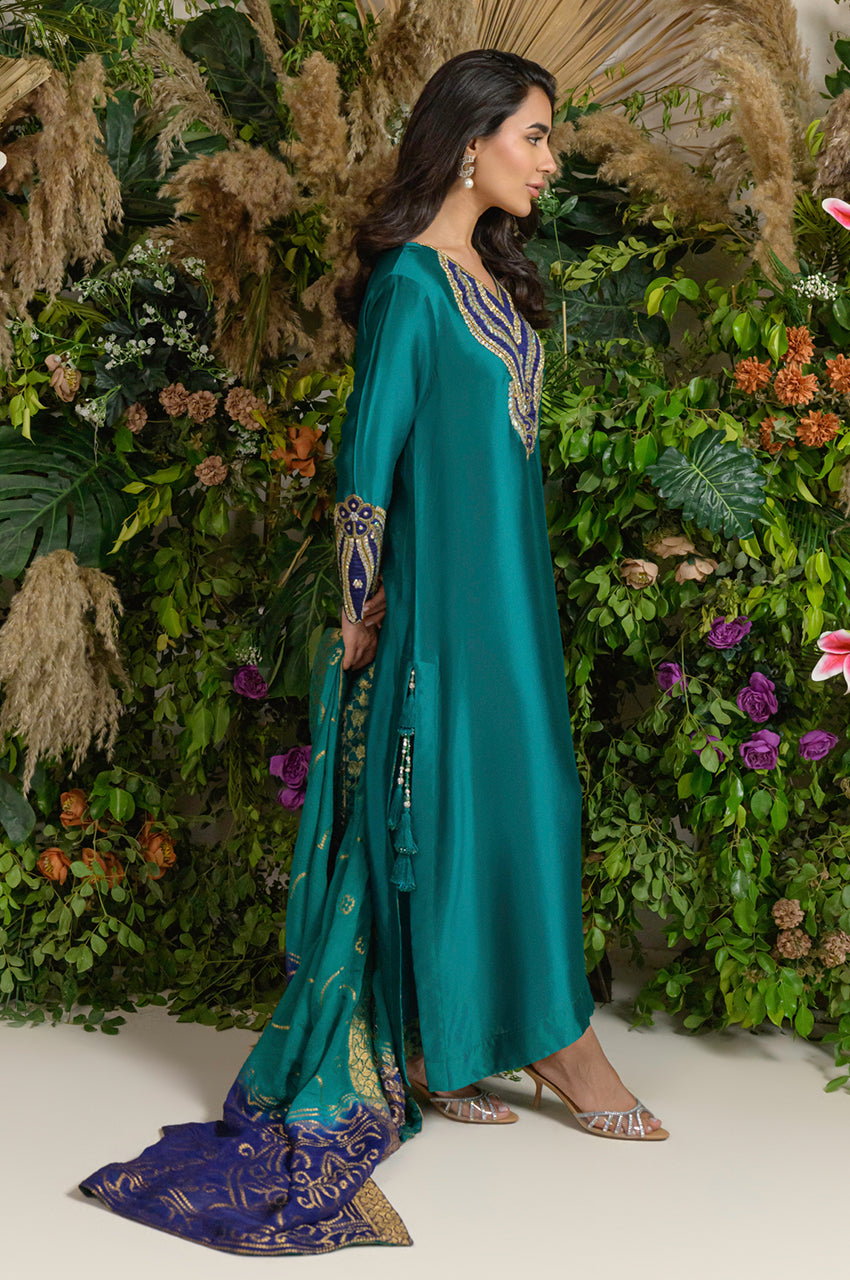 Liya Emerald and Navy