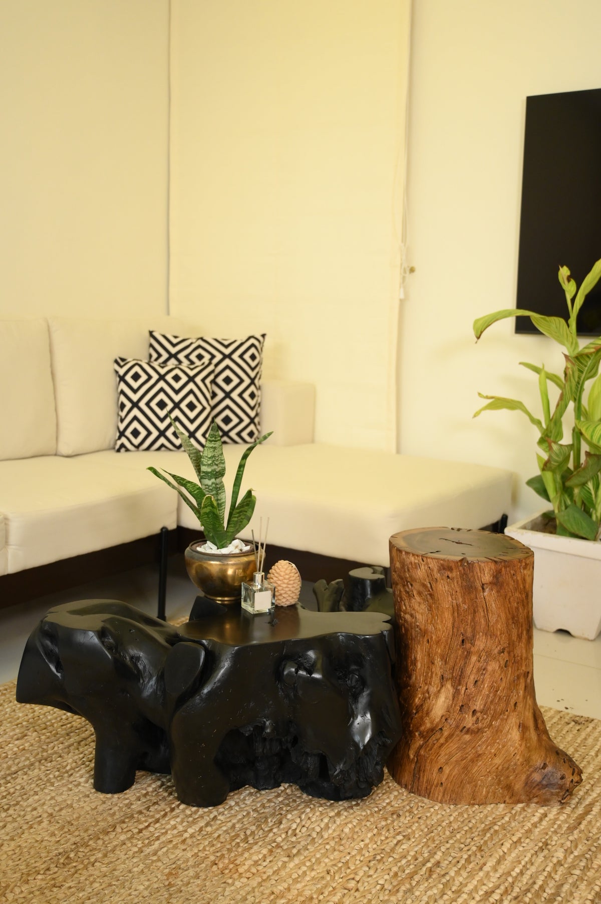 Black Coffee Table With Cylinder Table