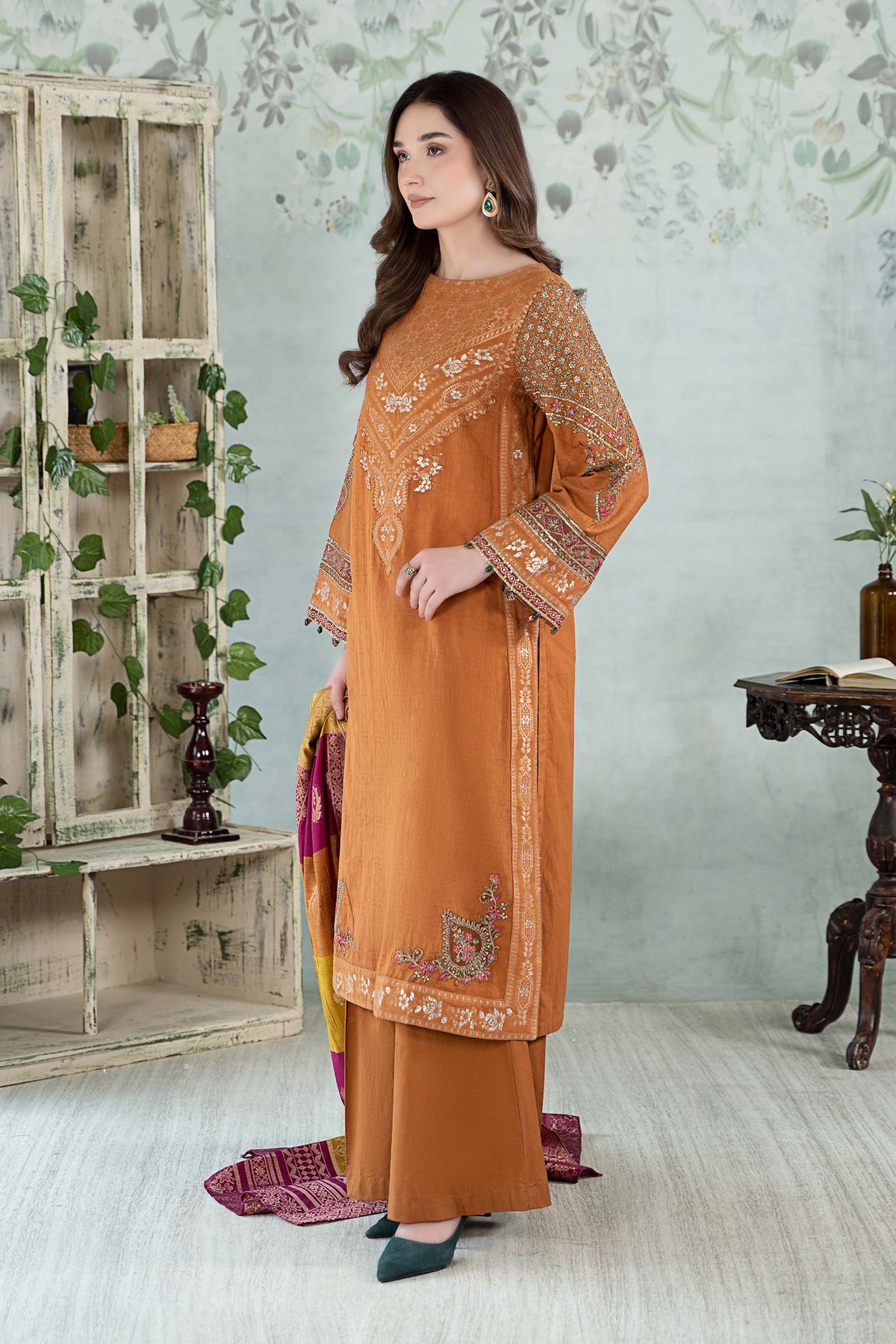 3 Piece Dyed Jacquard Broshia Suit