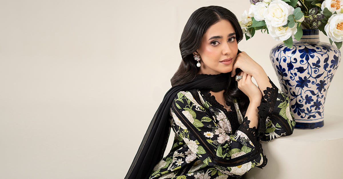 https://cdn.shopify.com/s/files/1/0620/8788/9062/files/DWEA2556R1BlackCloseup_F.jpg?v=1780402932