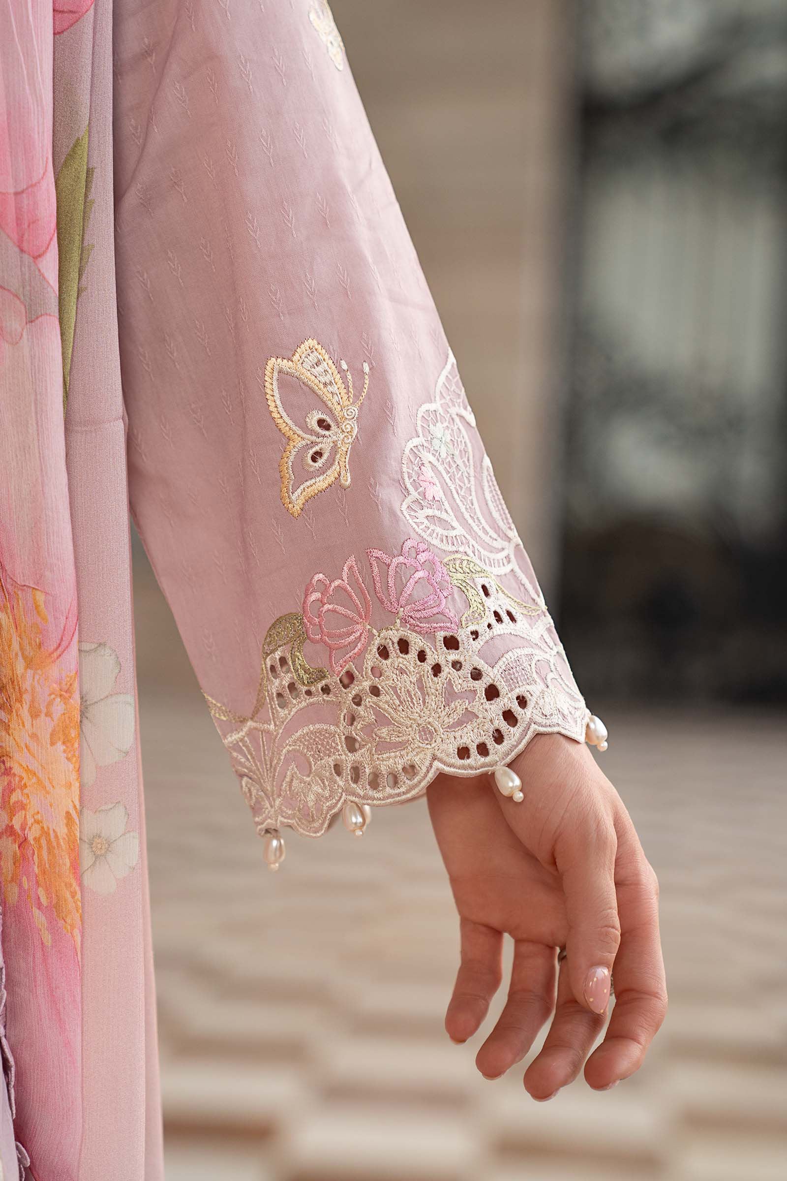 https://cdn.shopify.com/s/files/1/0620/8788/9062/files/DWEA2615Closeup_F_2.jpg?v=1780660432