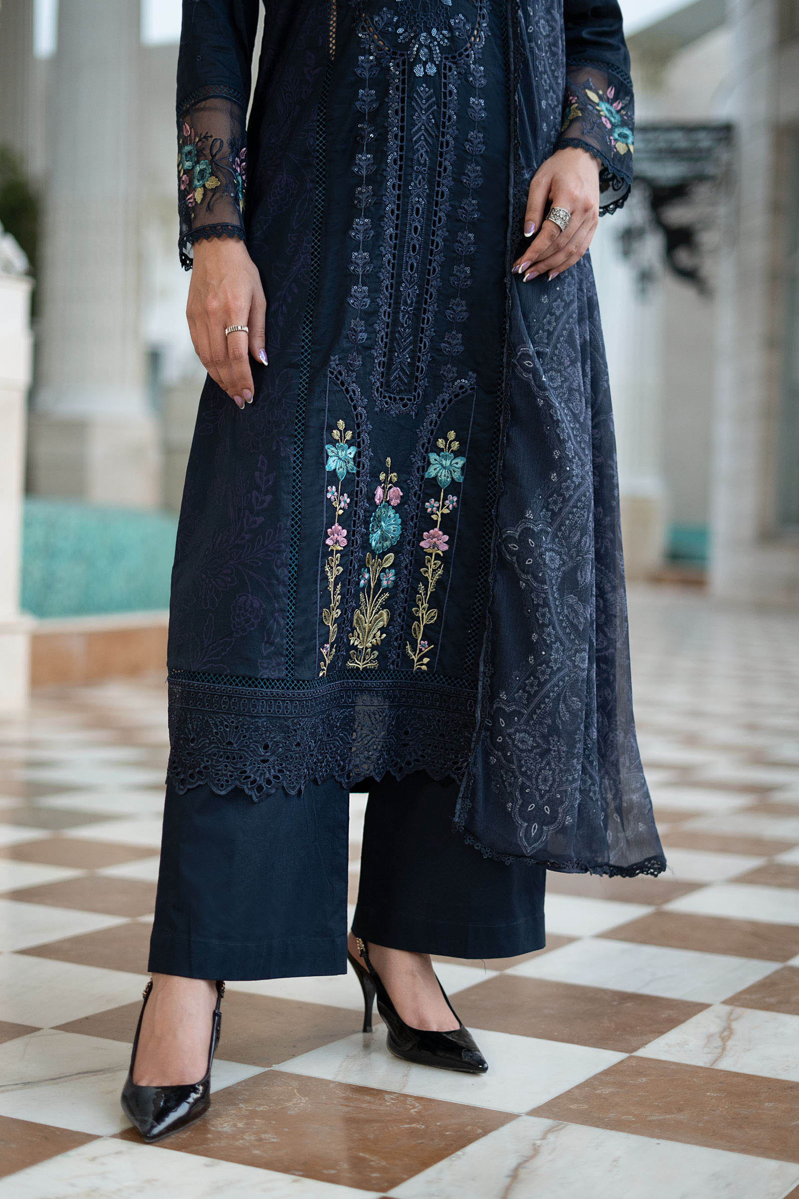 https://cdn.shopify.com/s/files/1/0620/8788/9062/files/DWEA2685Closeup_F_e3fc44f6-e37f-47be-8819-fa22ee55c86c.jpg?v=1779189249