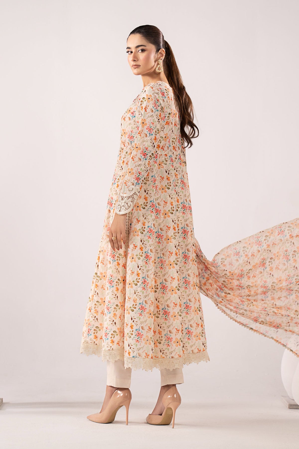 3 Piece Embroidered Lawn Suit