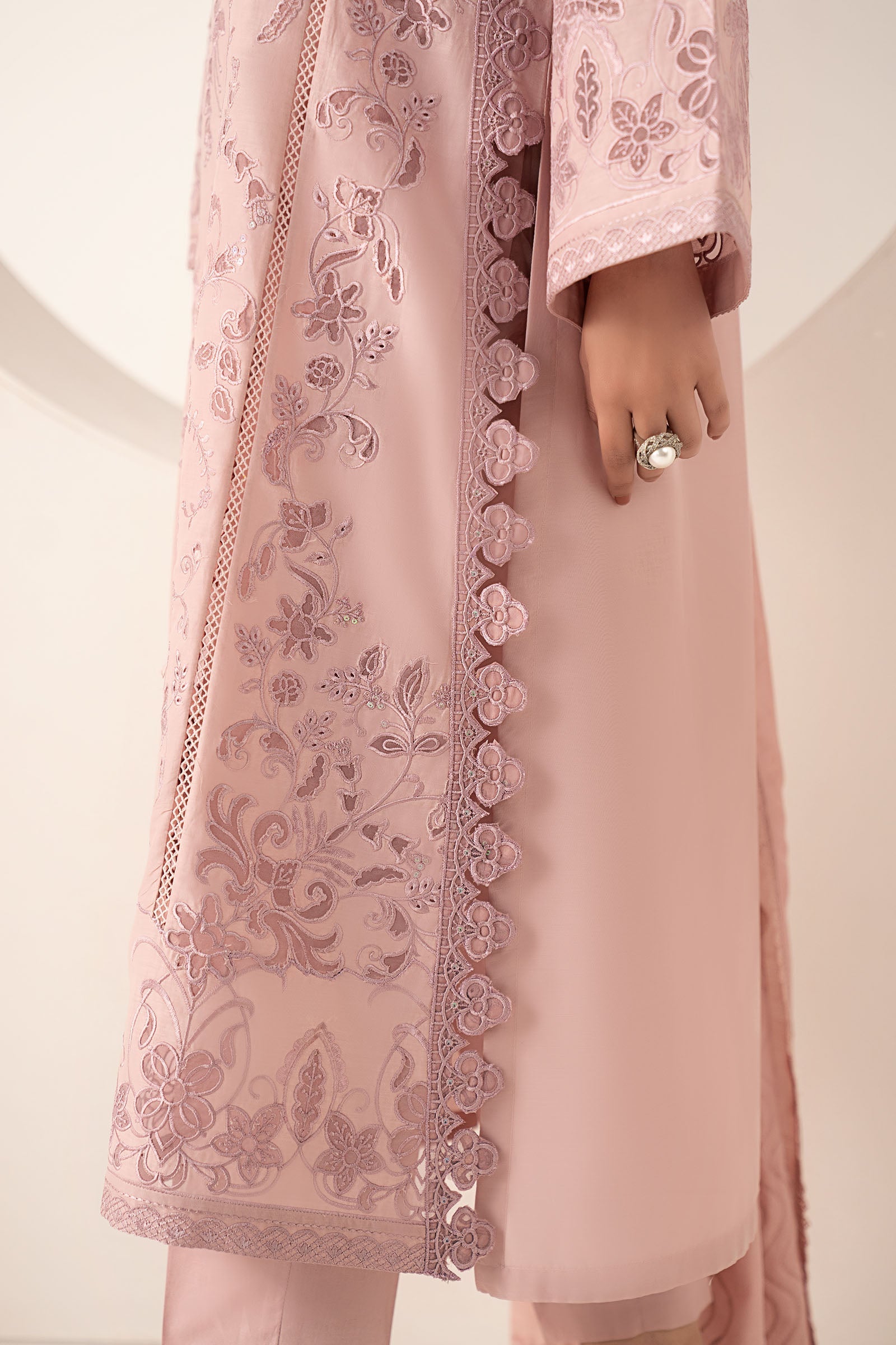 3 Piece Embroidered Lawn Suit