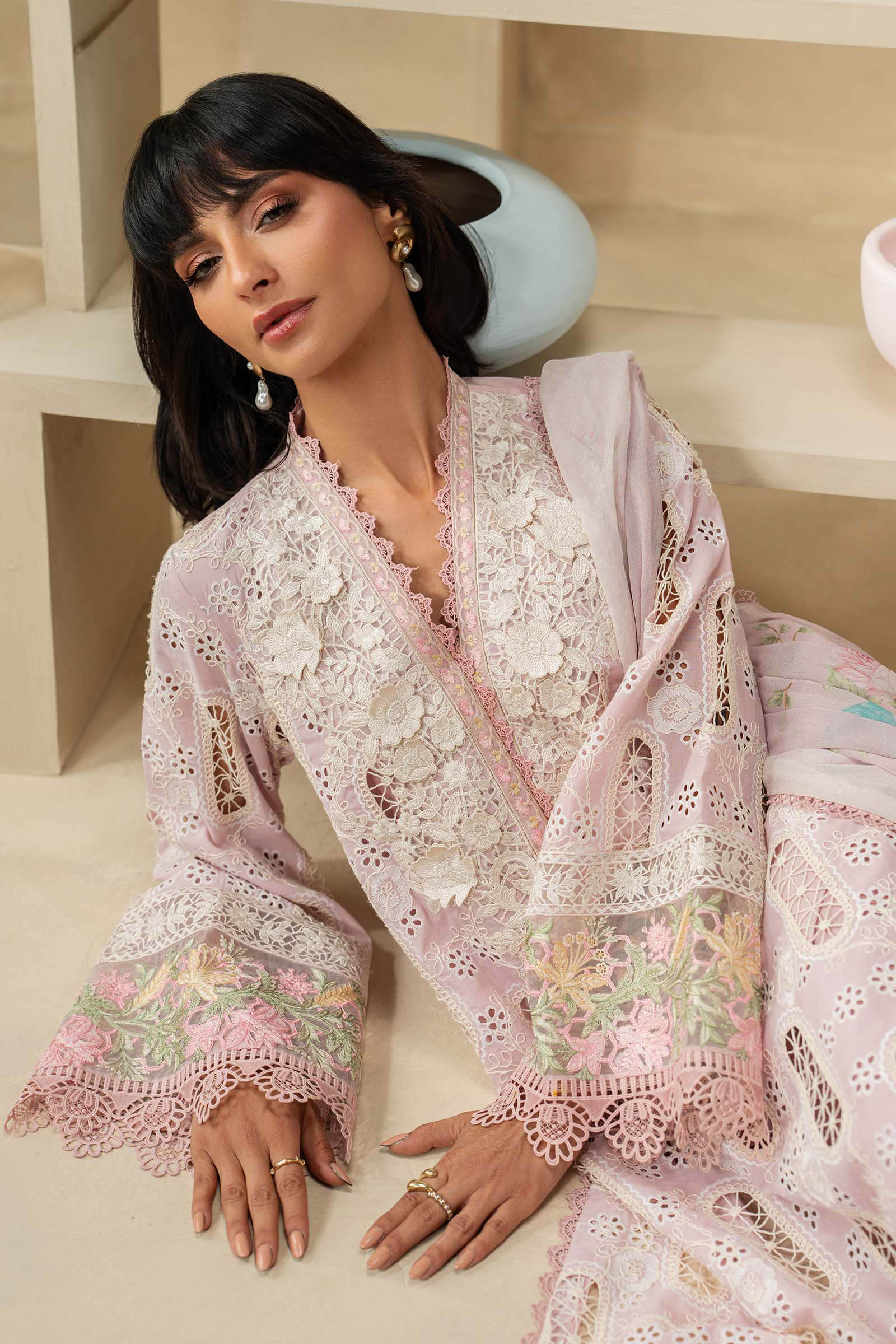 https://cdn.shopify.com/s/files/1/0620/8788/9062/files/DWEF2633Closeup_G_2.jpg?v=1778077497