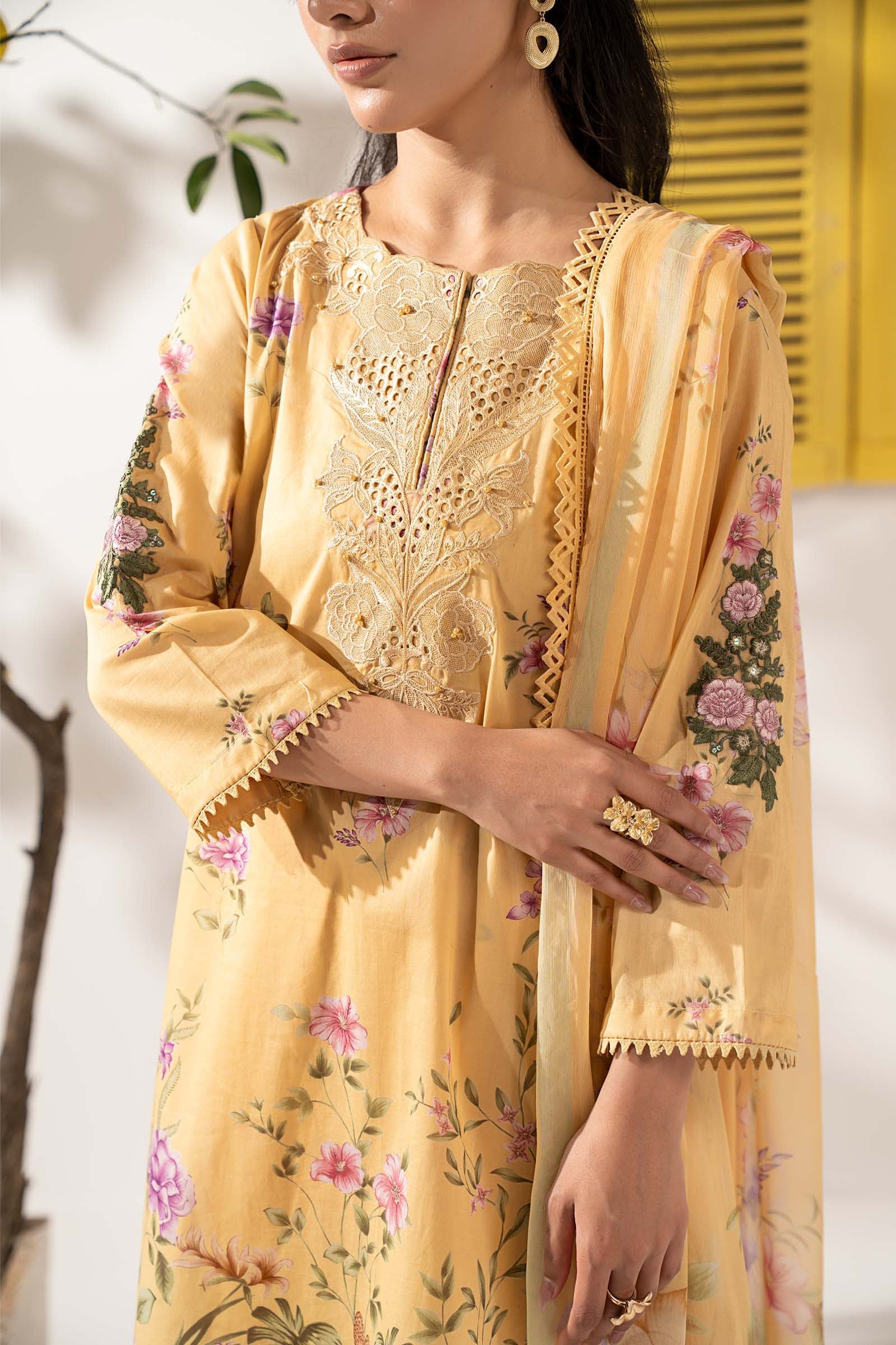 https://cdn.shopify.com/s/files/1/0620/8788/9062/files/DWEF2635YellowCloseup_E.jpg?v=1773739849