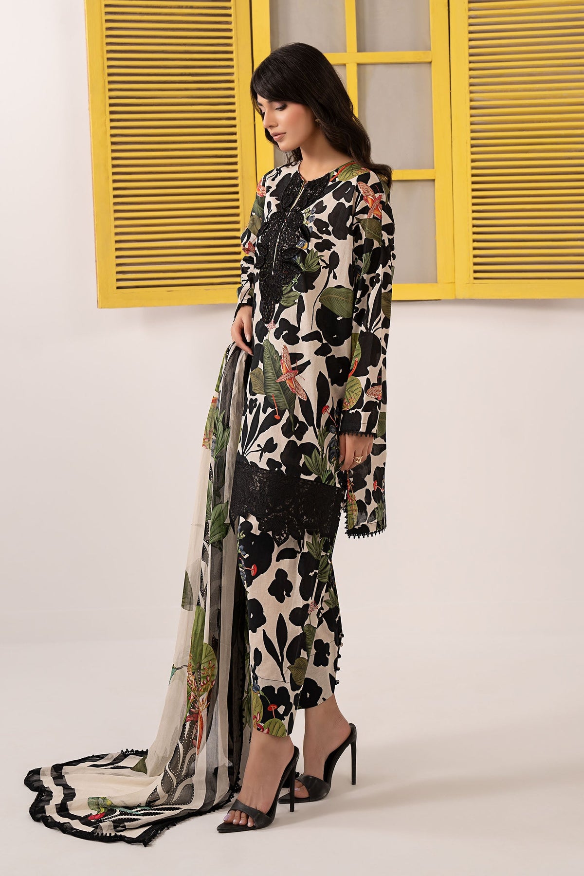 3 Piece Embroidered Lawn Suit