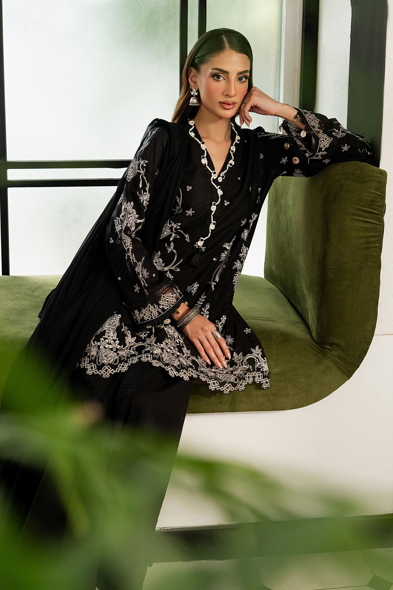 https://cdn.shopify.com/s/files/1/0620/8788/9062/files/DWMN2608Closeup_H.jpg?v=1780914896