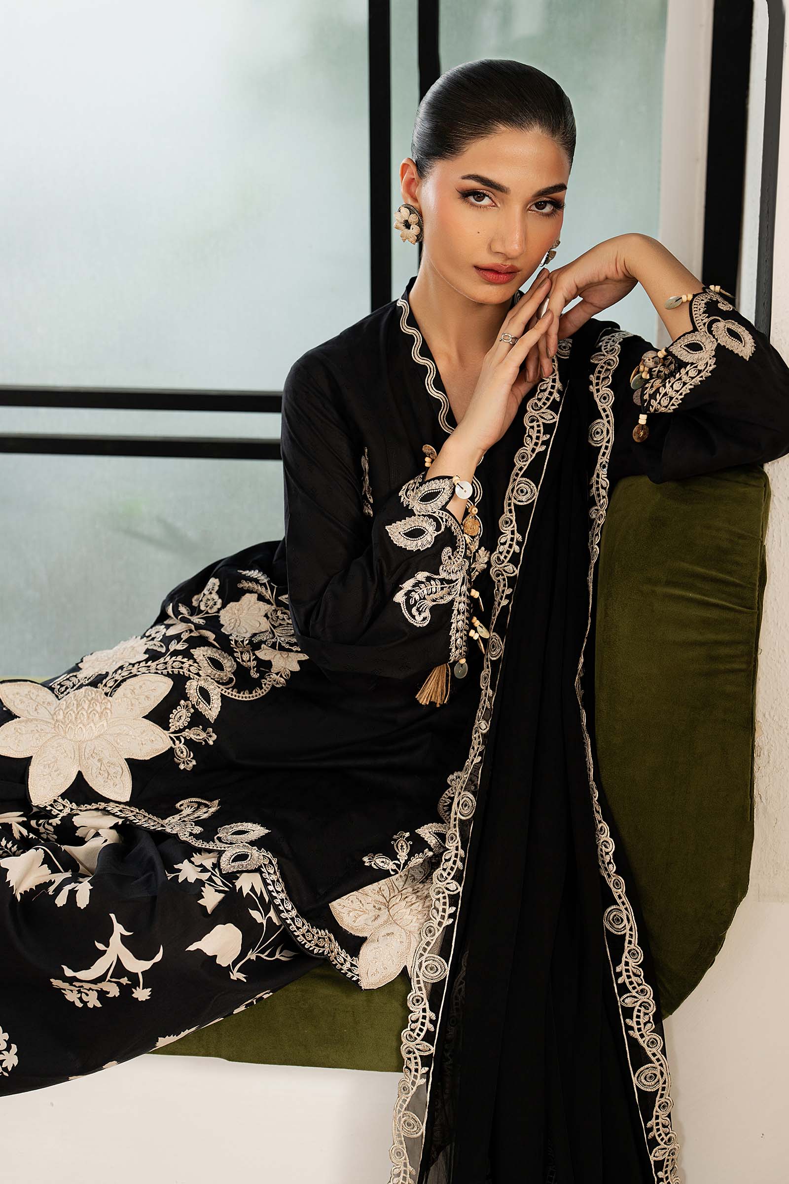 https://cdn.shopify.com/s/files/1/0620/8788/9062/files/DWMN2610Closeup_J.jpg?v=1780912007