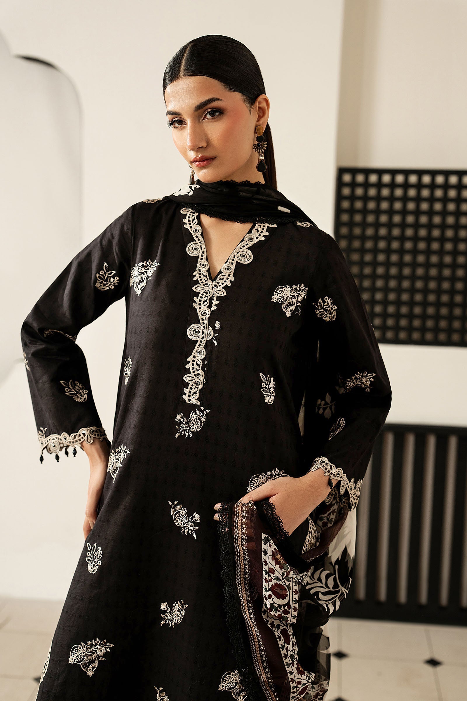 https://cdn.shopify.com/s/files/1/0620/8788/9062/files/DWMN2611Closeup_E.jpg?v=1780909364