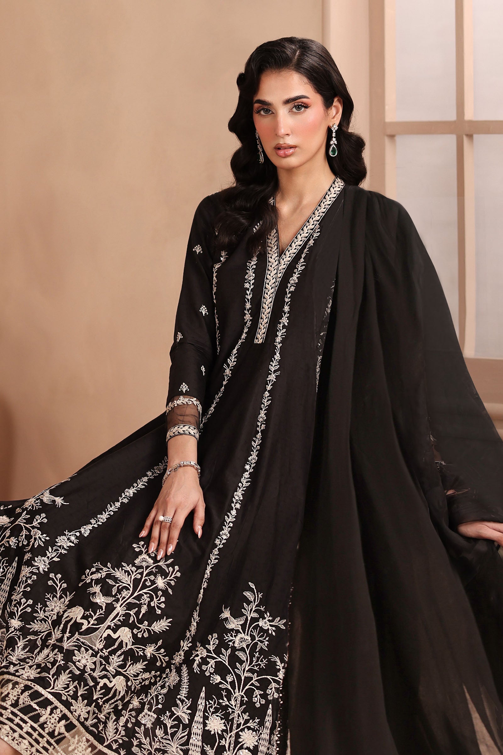 https://cdn.shopify.com/s/files/1/0620/8788/9062/files/DWMn2509Closeup_G_d6ac17e6-7858-457a-8085-f89e69f50094.jpg?v=1779285660