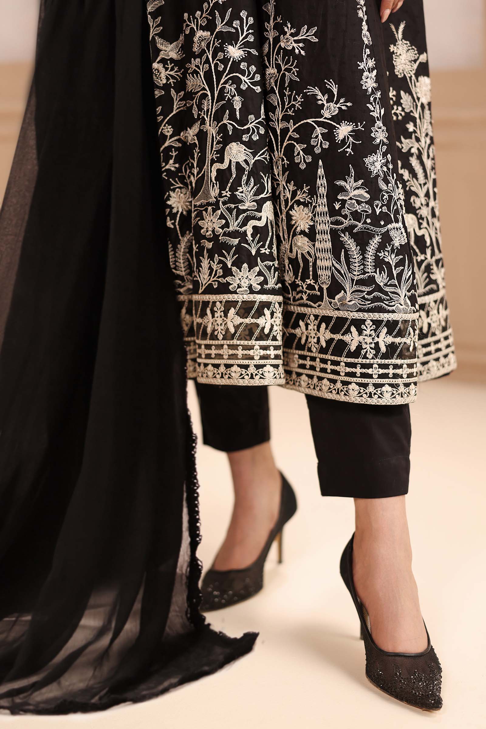 https://cdn.shopify.com/s/files/1/0620/8788/9062/files/DWMn2509Closeup_I_b2911a49-e01d-46ab-a788-5506303e0858.jpg?v=1779285663