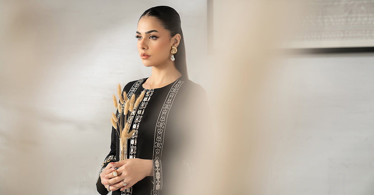 3 Piece Embroidered Khaddar Suit