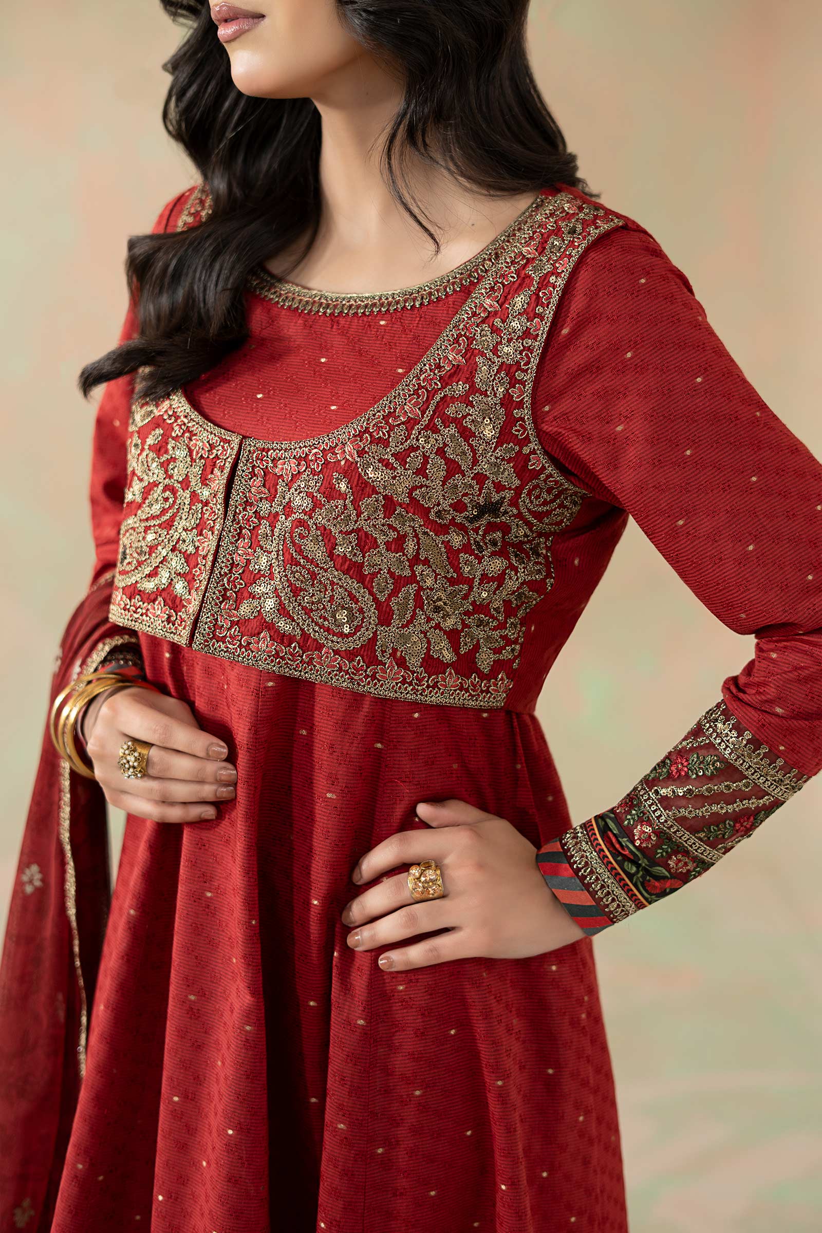 https://cdn.shopify.com/s/files/1/0620/8788/9062/files/DWW2528RedCloseup_F.jpg?v=1763121457