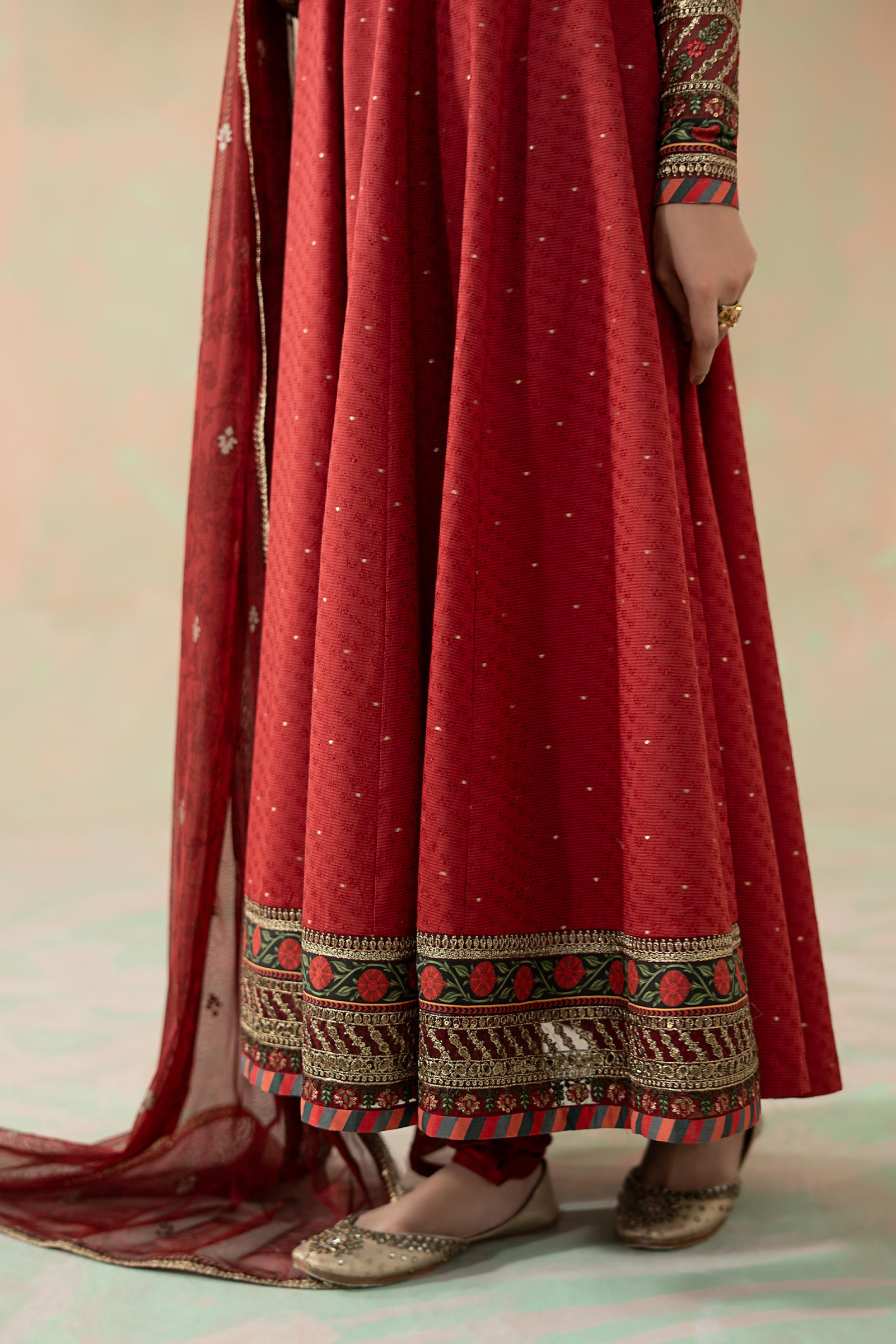 https://cdn.shopify.com/s/files/1/0620/8788/9062/files/DWW2528RedCloseup_H.jpg?v=1763121457