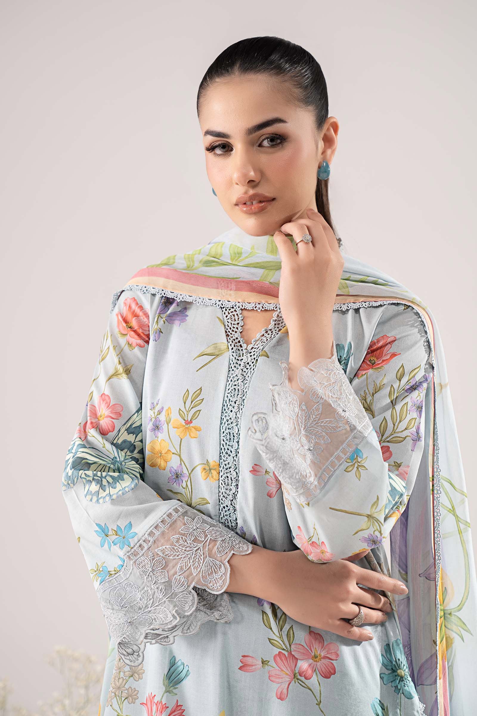 3 Piece Embroidered Lawn Suit