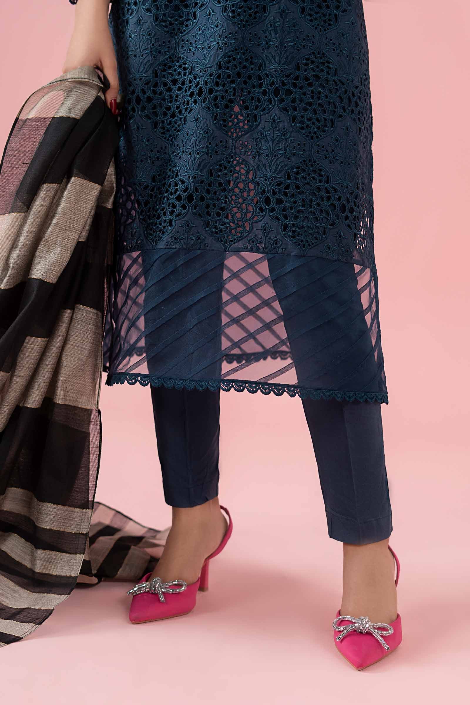 https://cdn.shopify.com/s/files/1/0620/8788/9062/files/DW_EF_22_41_Blue_Closeup_G.jpg?v=1768896559