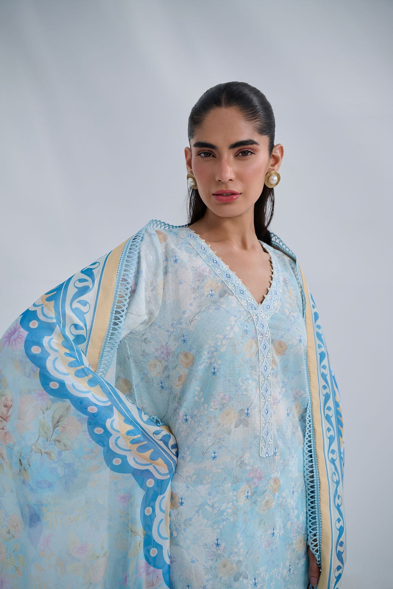 SS25DC-2560 SKY BLUE COTTON JACQUARD 2PCS EMBROIDERED KURTA WITH TROUSER