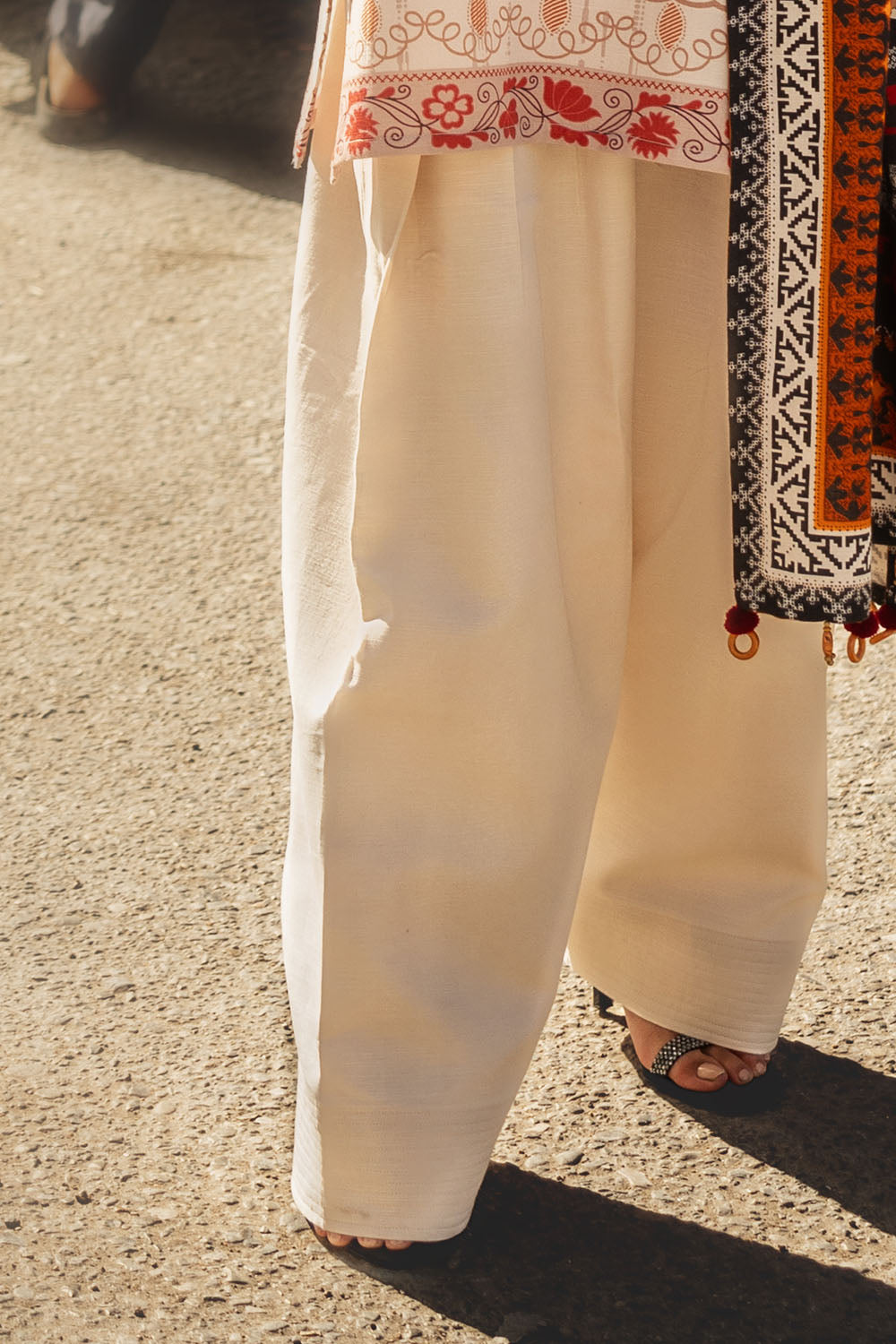3 Piece Digital Printed Linen Khaddar Suit with Dupatta