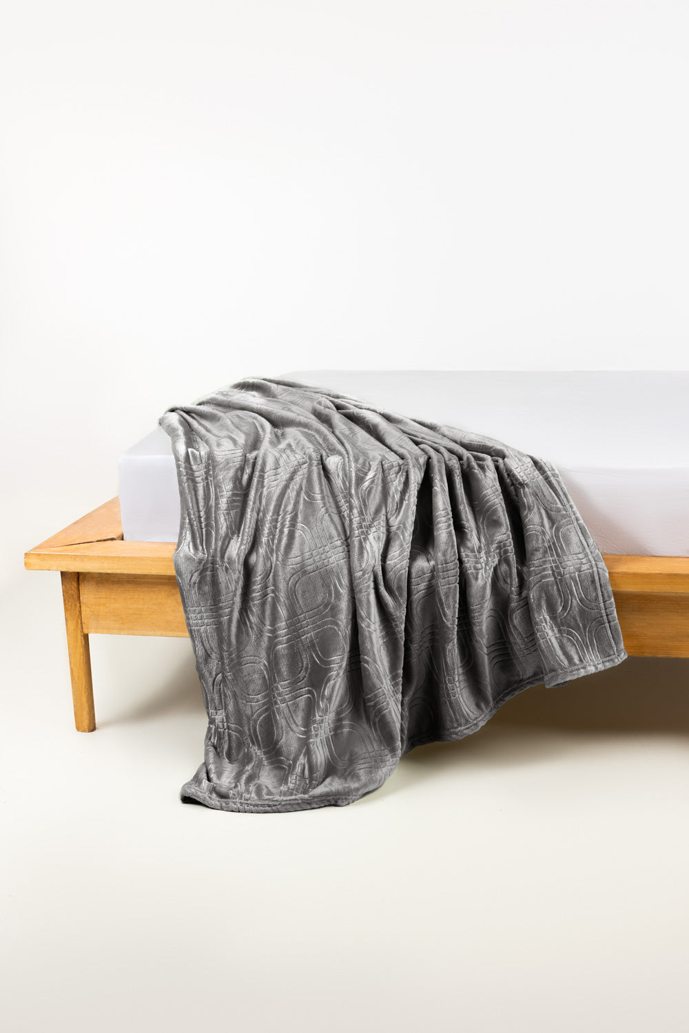 Drizzle Embossed Single Ply Fleece Throw