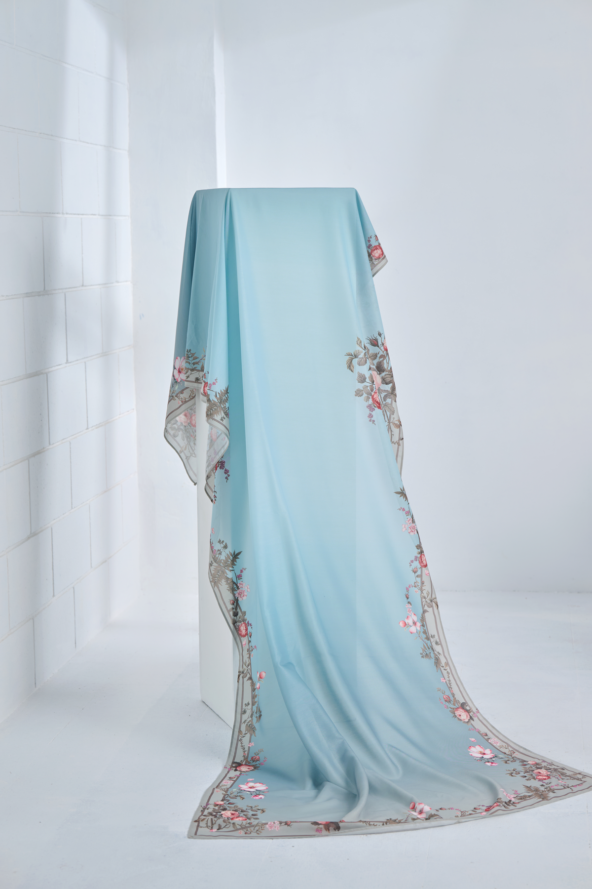 Victorian Rose Kaftan-B Dupatta