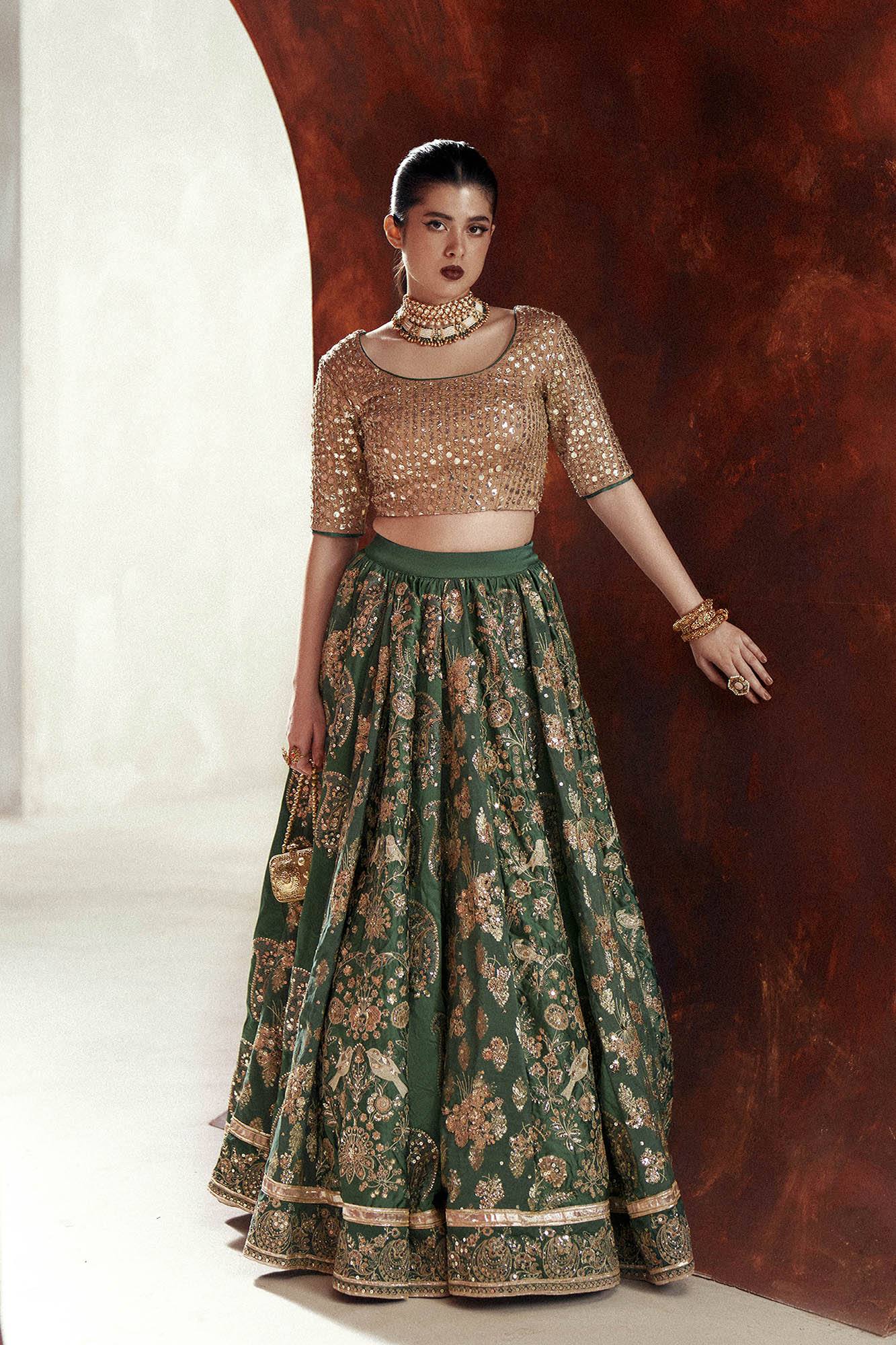 EMBROIDERED SUIT (E0054/115/702)
