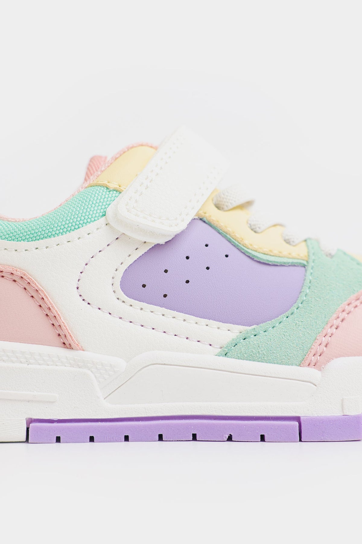 SNEAKERS (E0086/409/316)