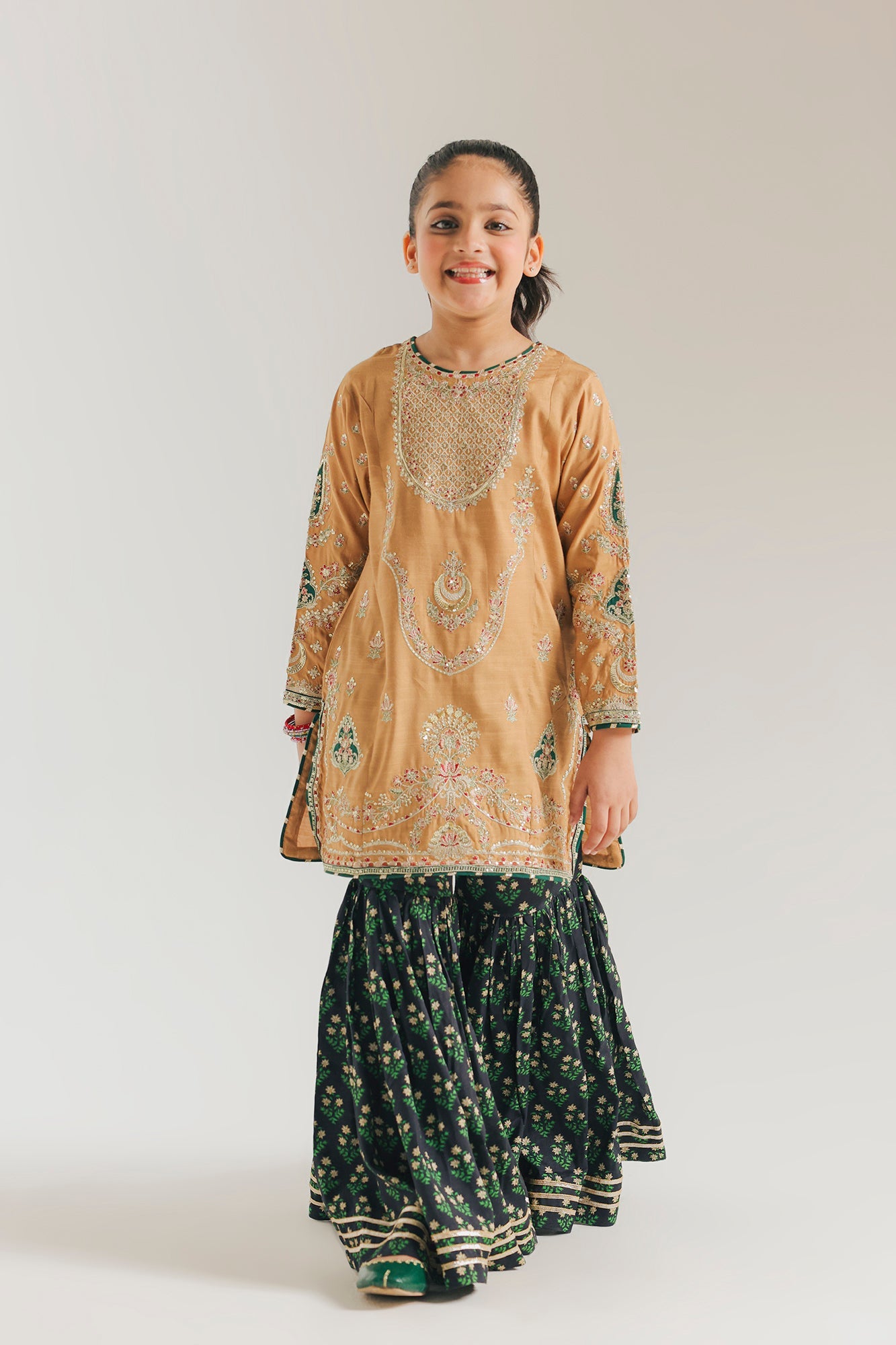 EMBROIDERED SUIT (E0258/415/104 E0258/315/104)