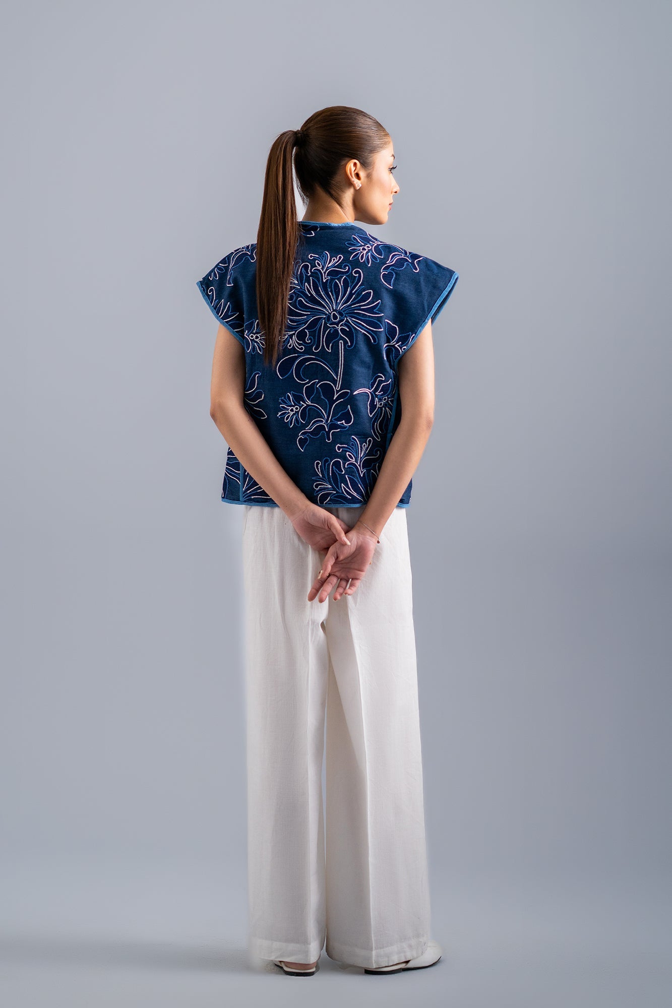 EMBROIDERED WAISTCOAT (E0429/101/618)
