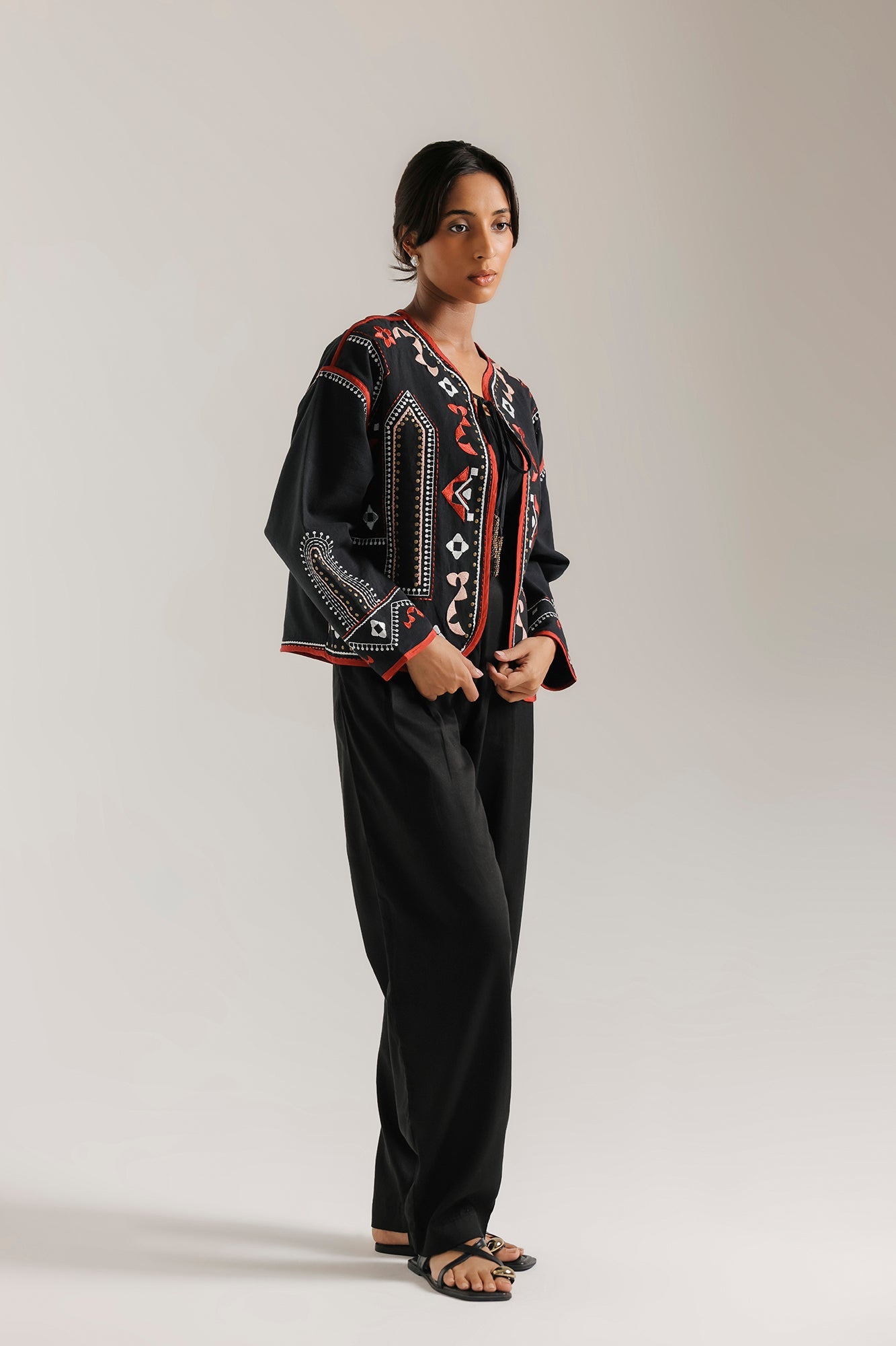 EMBROIDERED TOP (E0502/101/902)