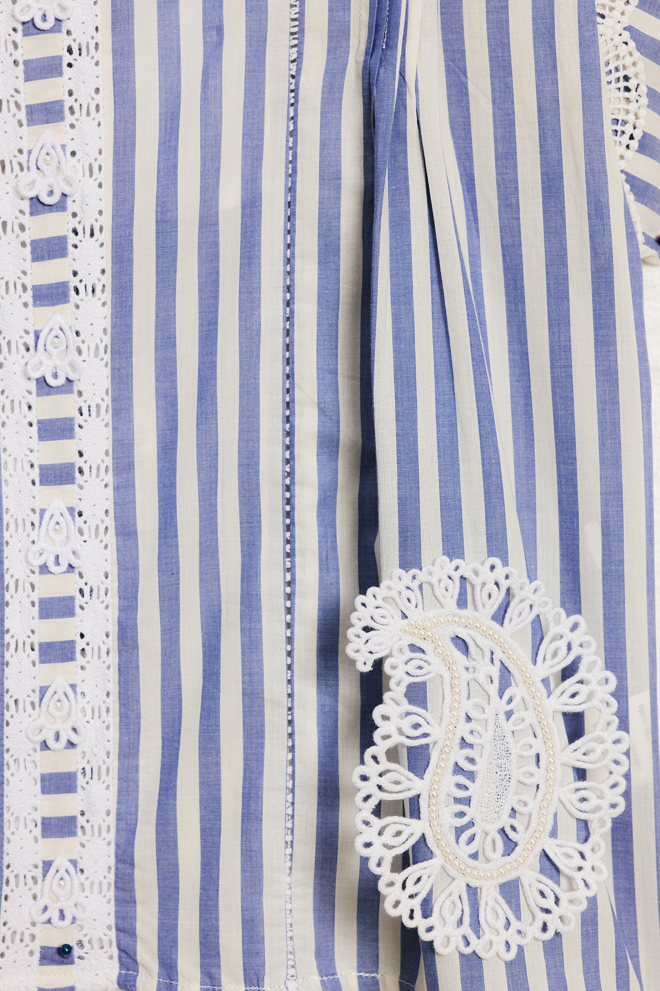 EMBROIDERED TOP (E0529/101/630)