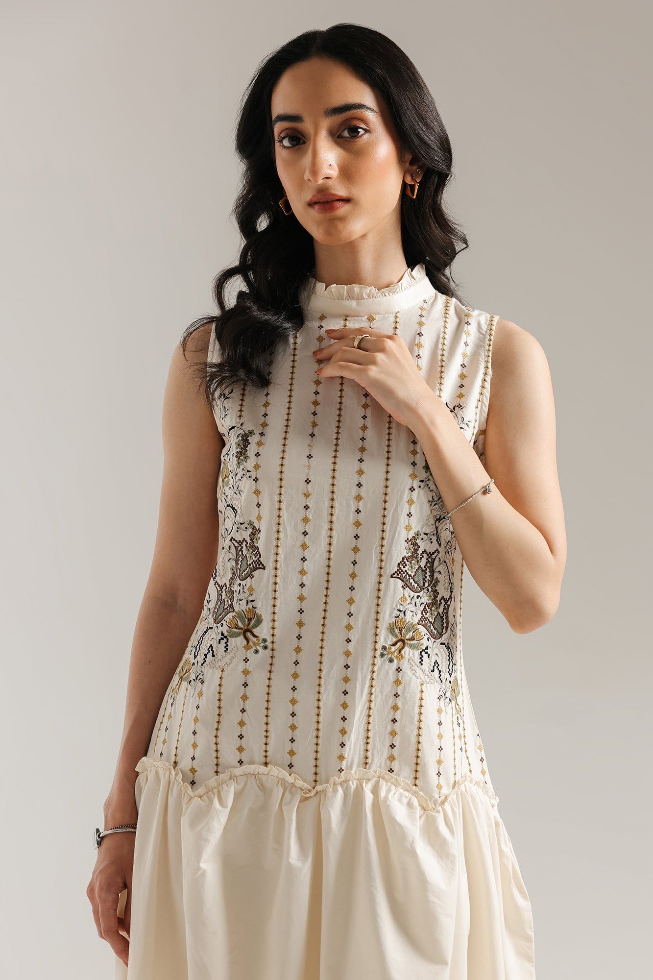 EMBROIDERED DRESS (E0542/101/006)