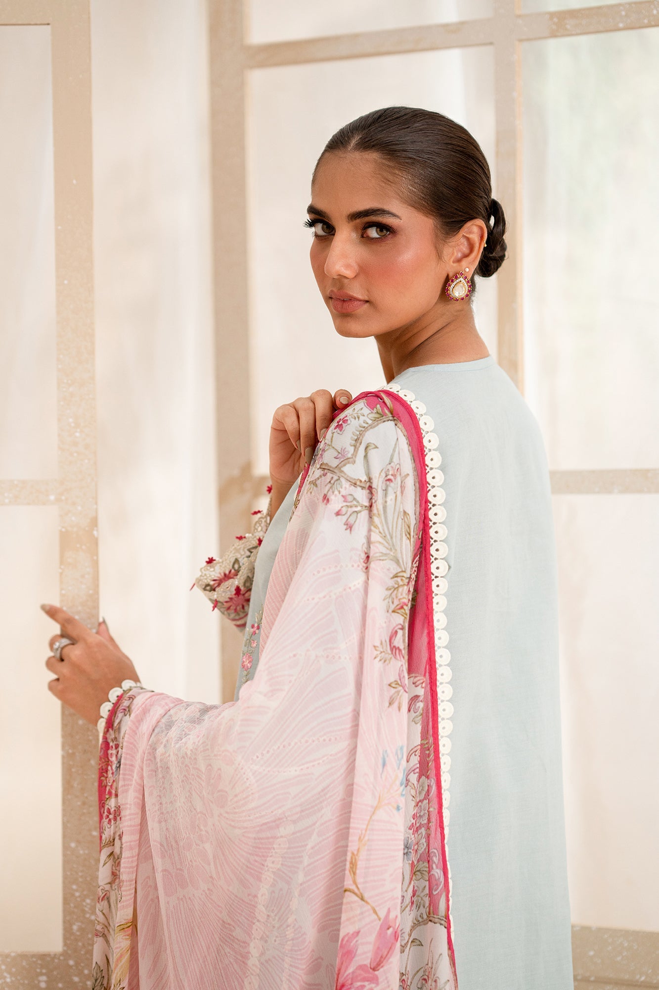 EMBROIDERED LAWN SUIT (E0552/203/721)