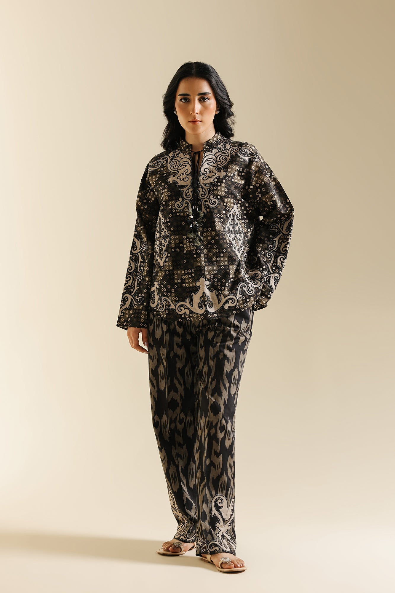 EMBROIDERED SUIT (E0602/119/901)