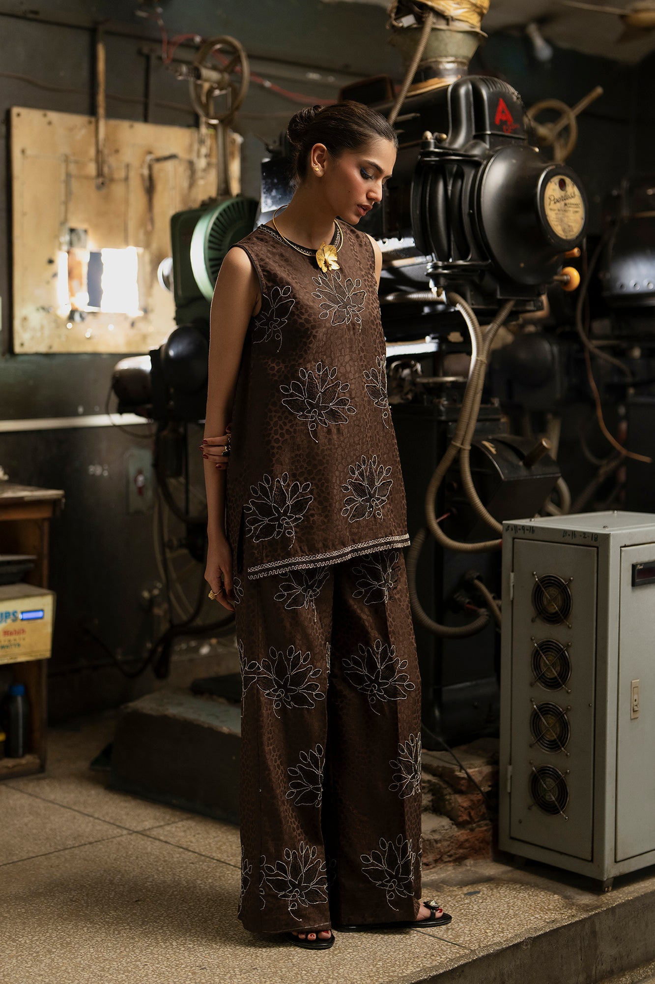 EMBROIDERED SUIT (E0619/119/116)