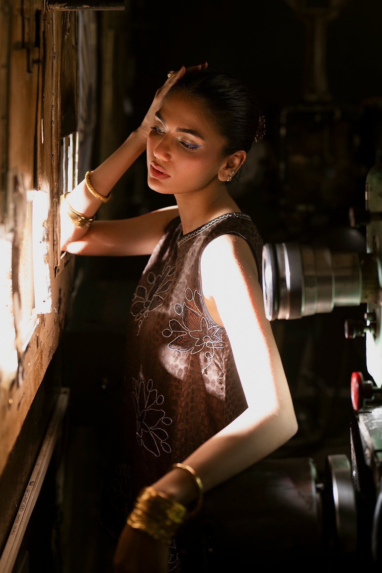 EMBROIDERED SUIT (E0619/119/116)