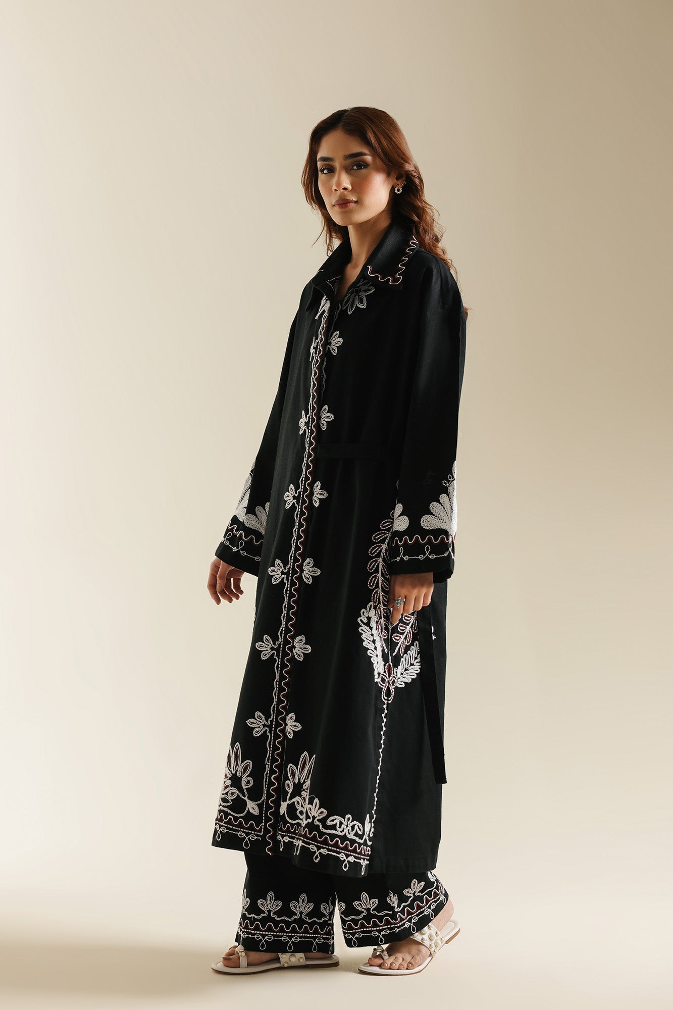 EMBROIDERED SUIT (E0647/119/902)
