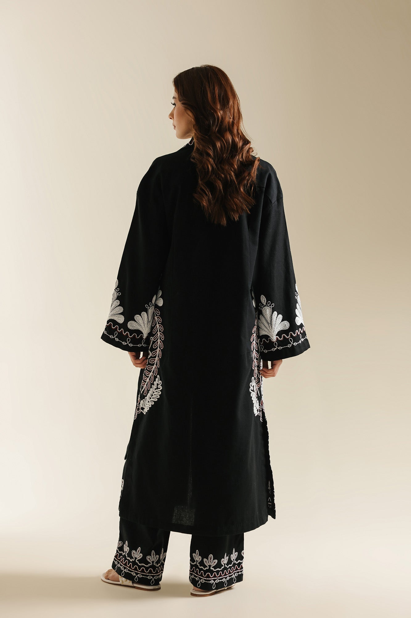 EMBROIDERED SUIT (E0647/119/902)