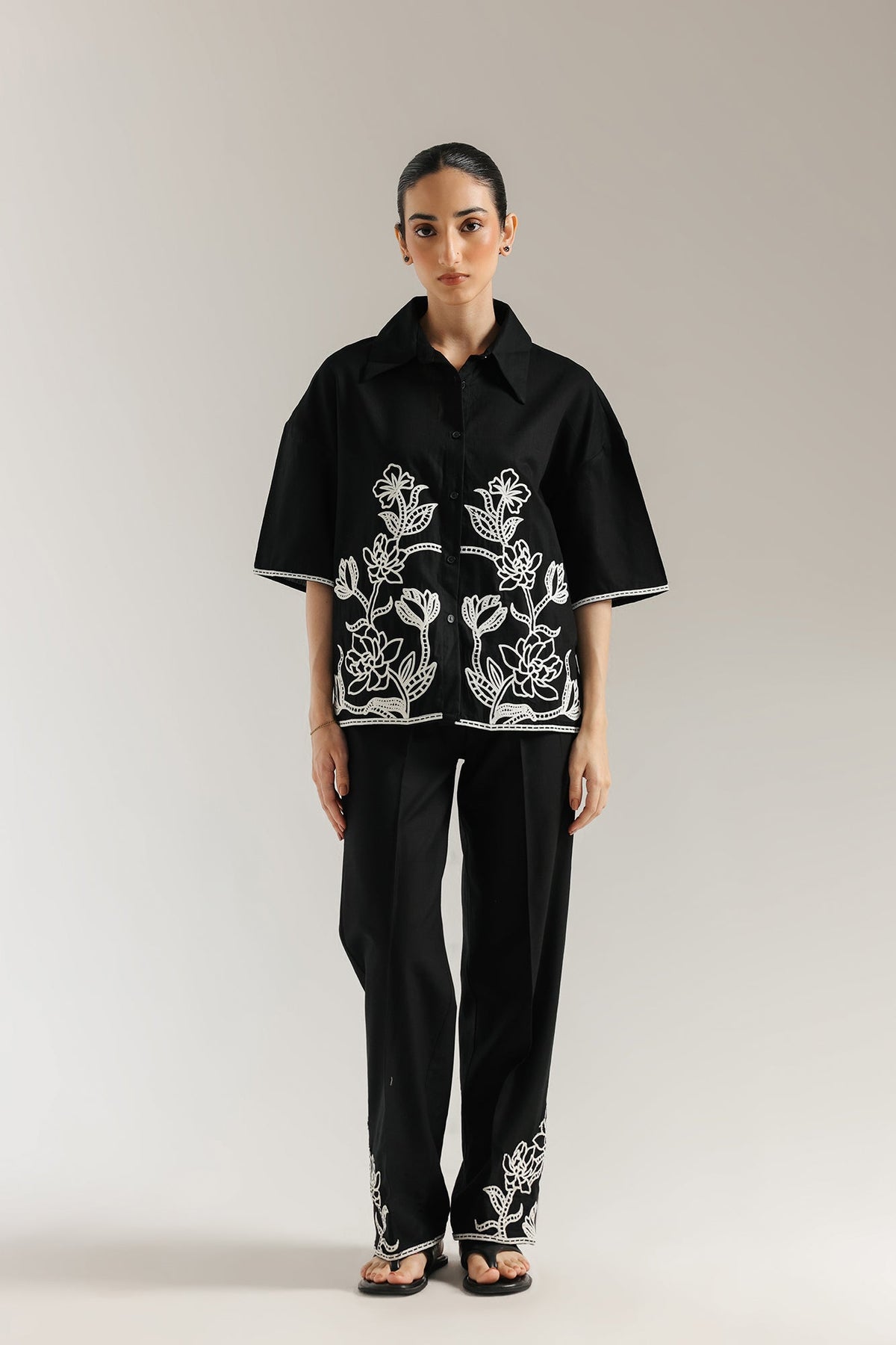 EMBROIDERED SUIT (E0657/106/902)