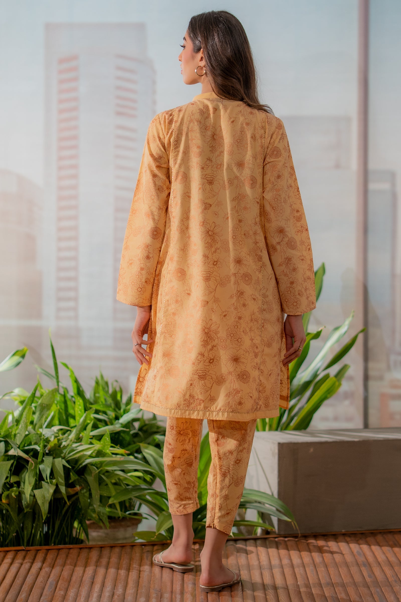 https://cdn.shopify.com/s/files/1/0568/3308/1529/files/E06616-YL0-4.jpg?v=1741198075