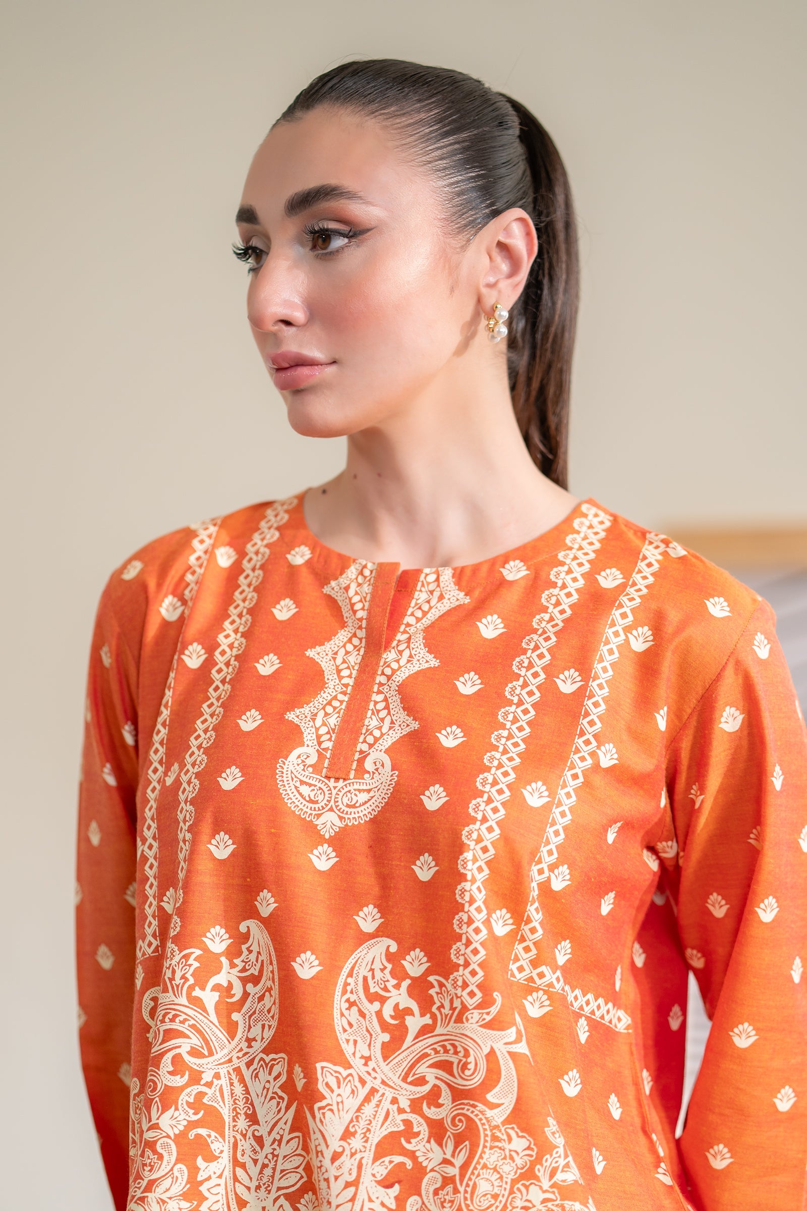 https://cdn.shopify.com/s/files/1/0568/3308/1529/files/E06736-RO0-2.jpg?v=1748333803