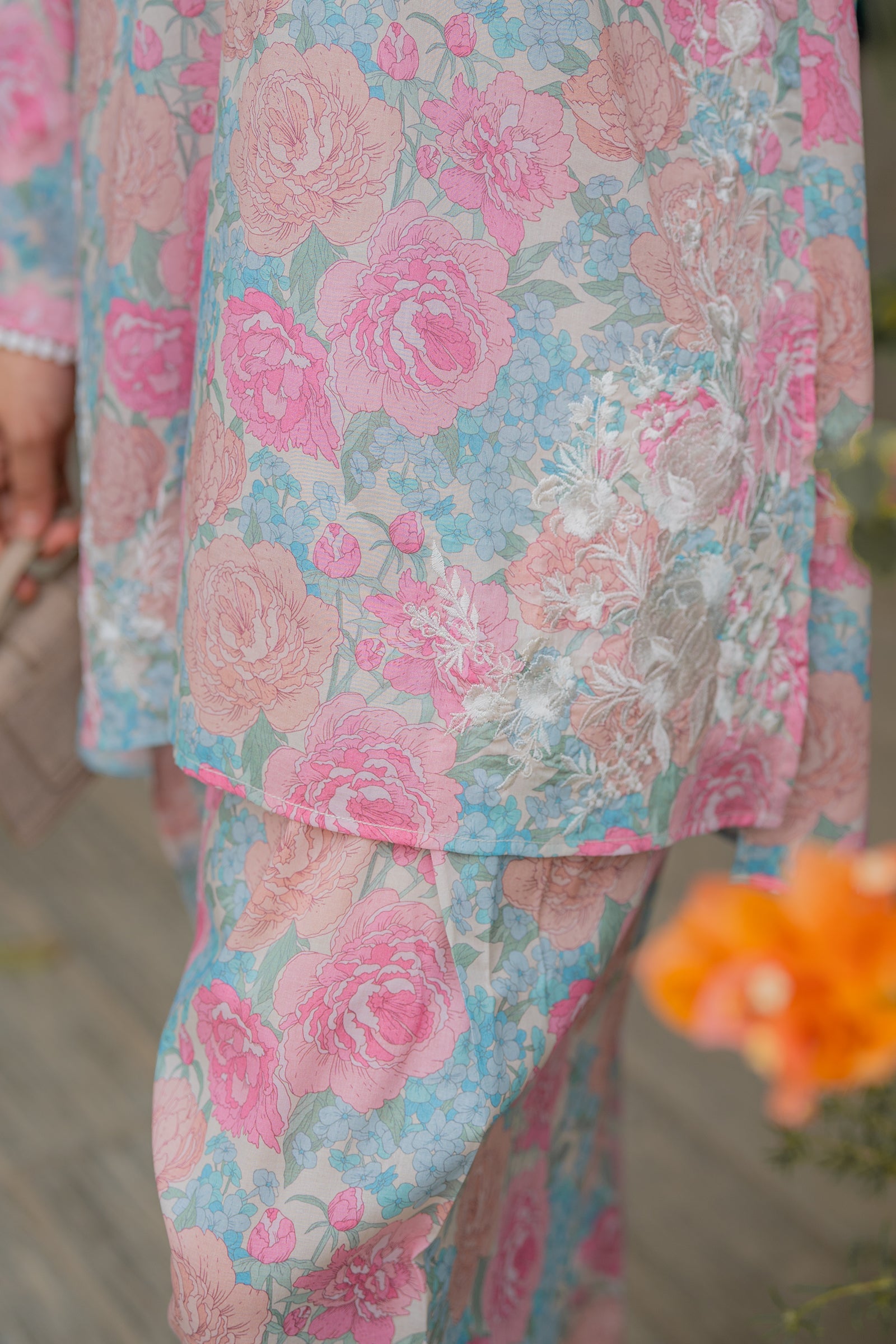 Carnation 2 Piece